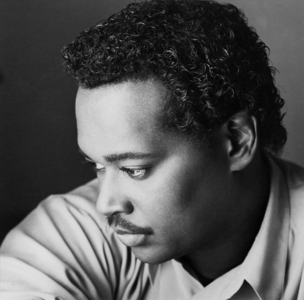 Great Record Producer Luther Vandross Wallpaper