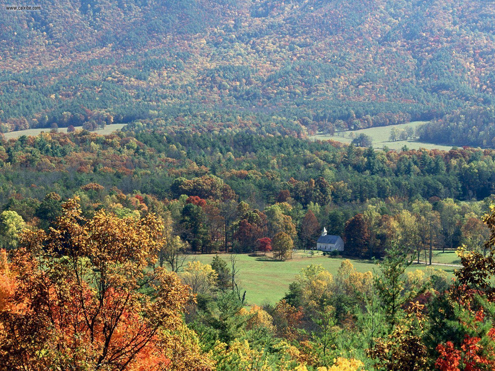 Den majestætiske skønhed af Great Smoky Mountains National Park. Wallpaper