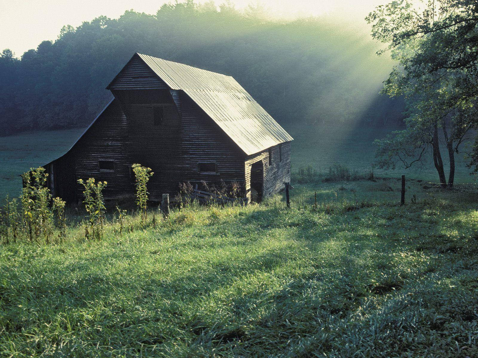 House Within The Great Smoky Mountains Wallpaper