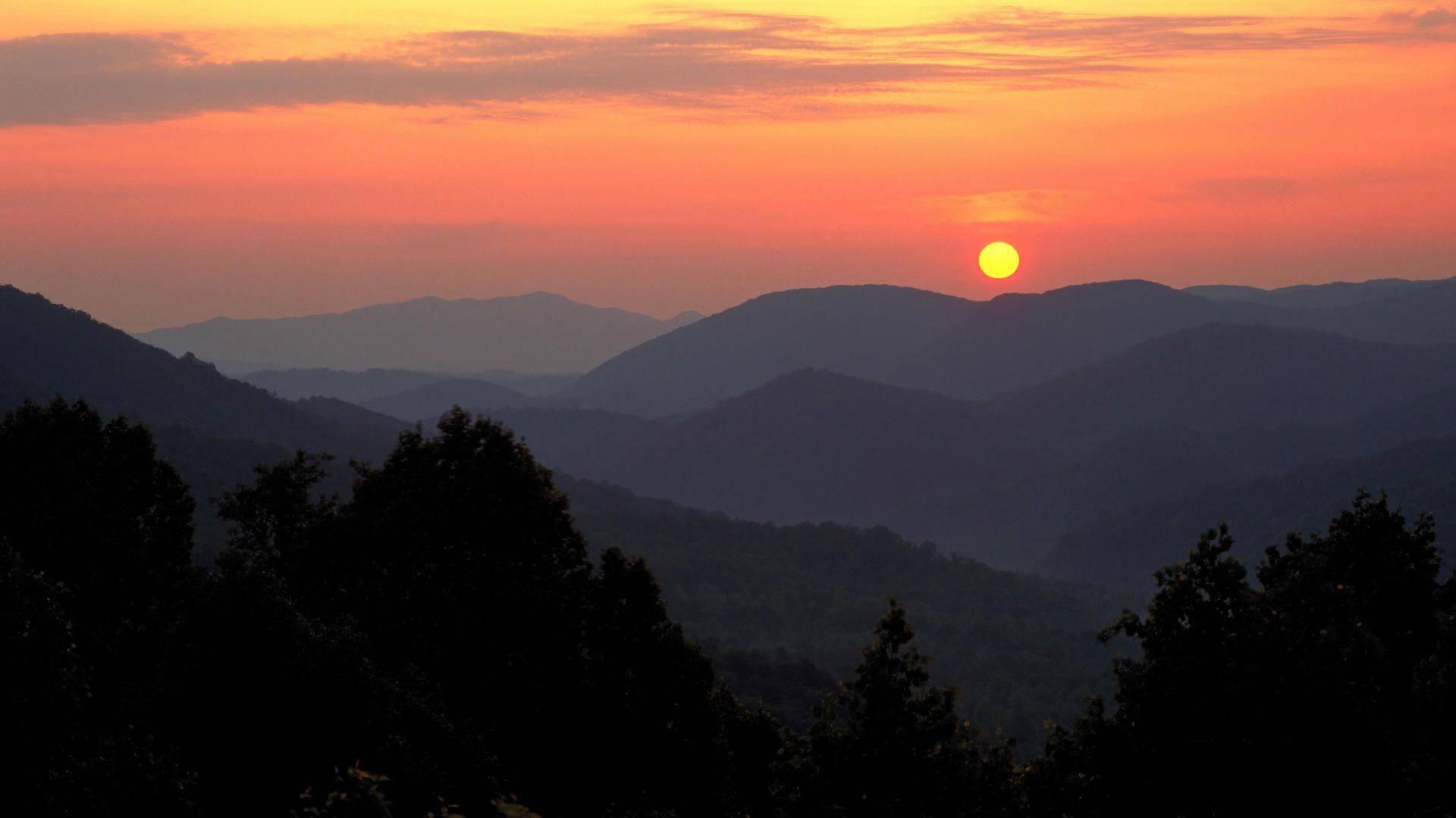 Beautiful Shade Of Sunset In The Great Smoky Mountains Wallpaper
