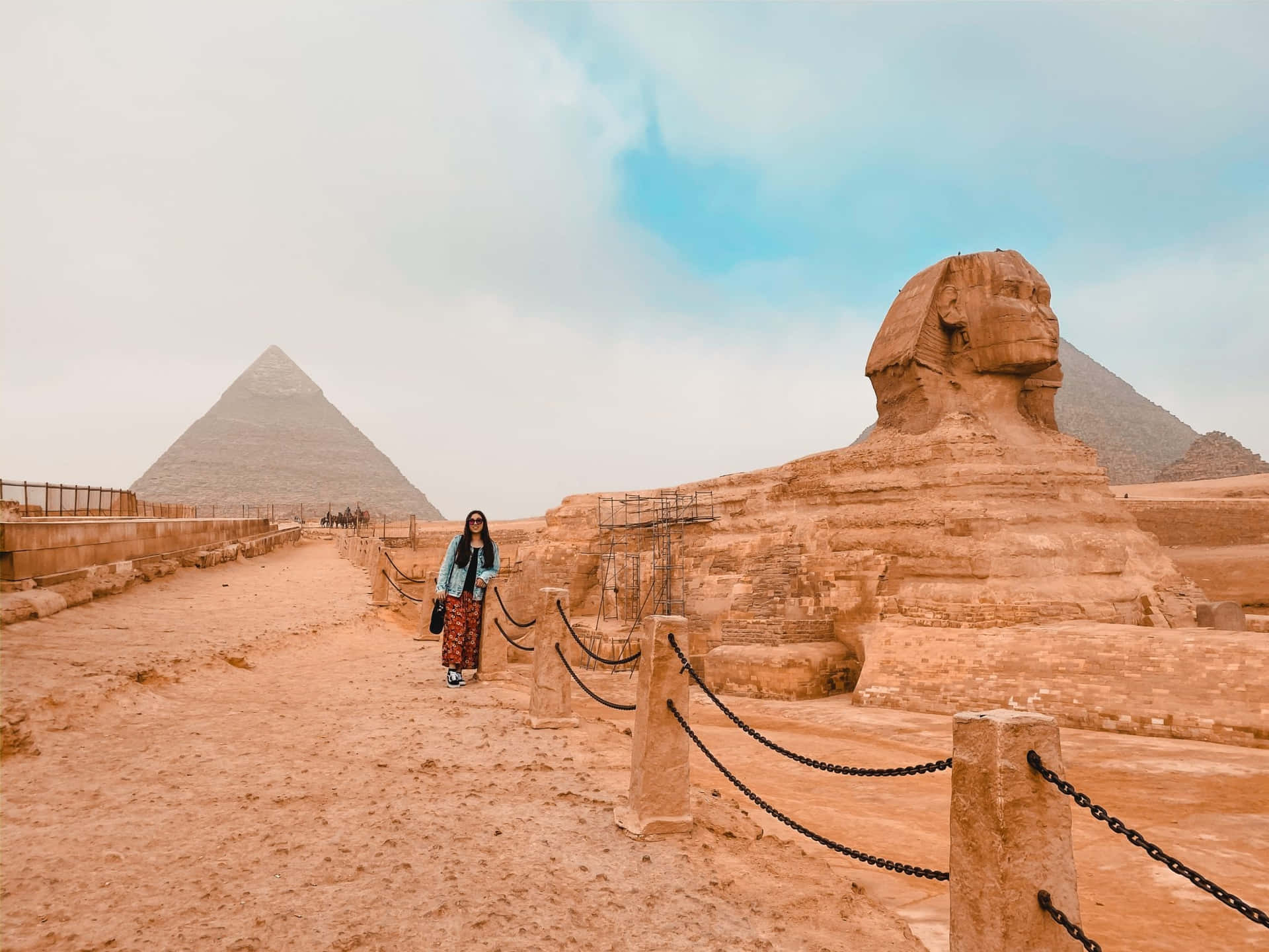 Ilmaestoso Grande Sfinge Che Custodisce Le Intemporali Piramidi Di Giza Sfondo