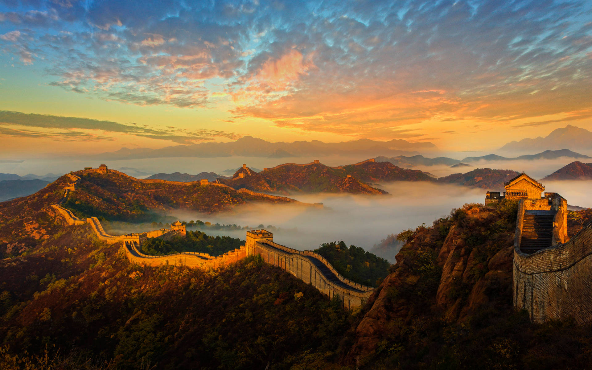 Great Wall Of China During Golden Hours Wallpaper