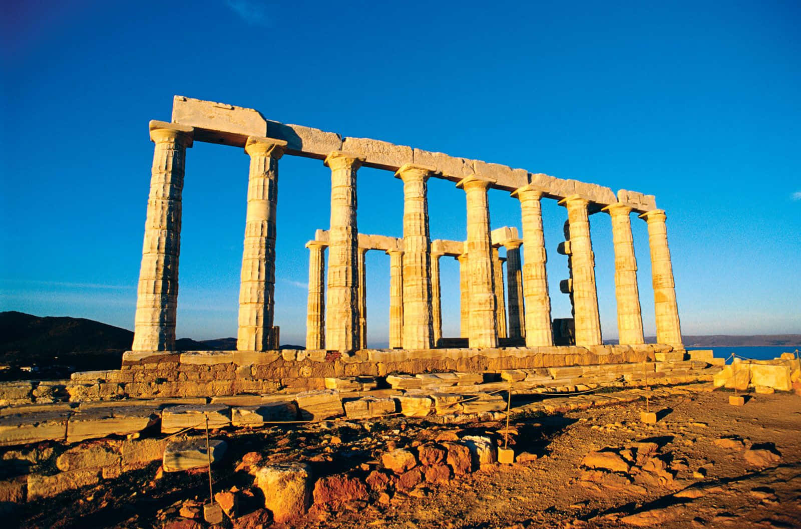 Einwunderschöner Blick Auf Die Antike Griechische Küste.