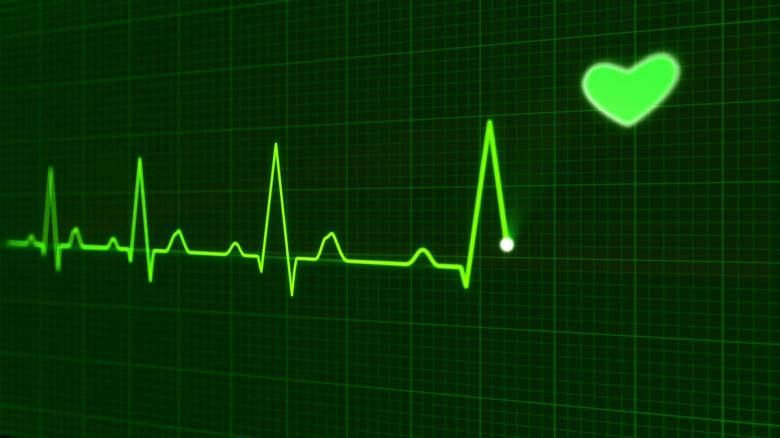 Green Aesthetic Heartbeat Wallpaper