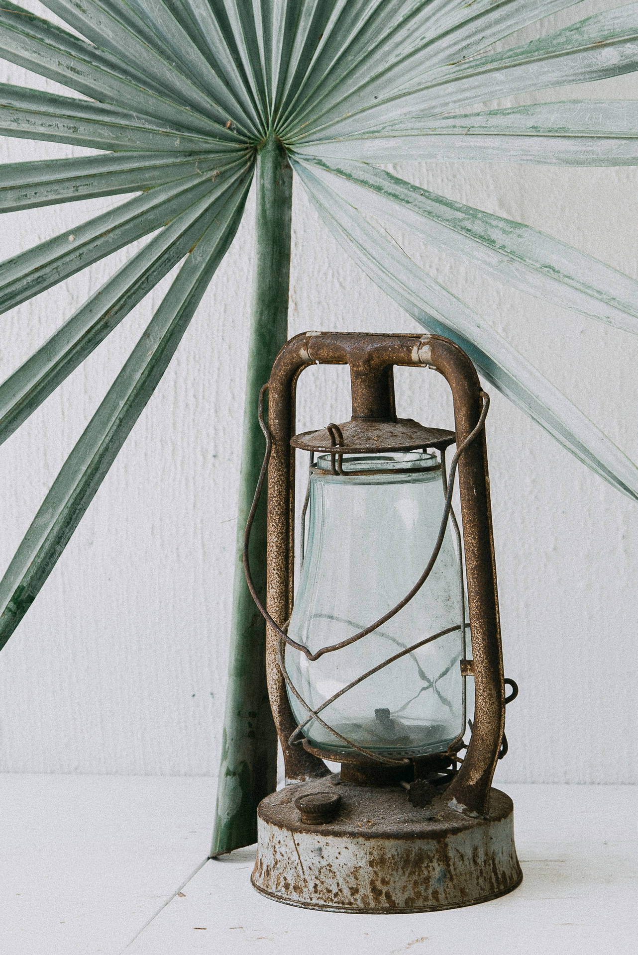 Green Aesthetic Vintage Lantern Background