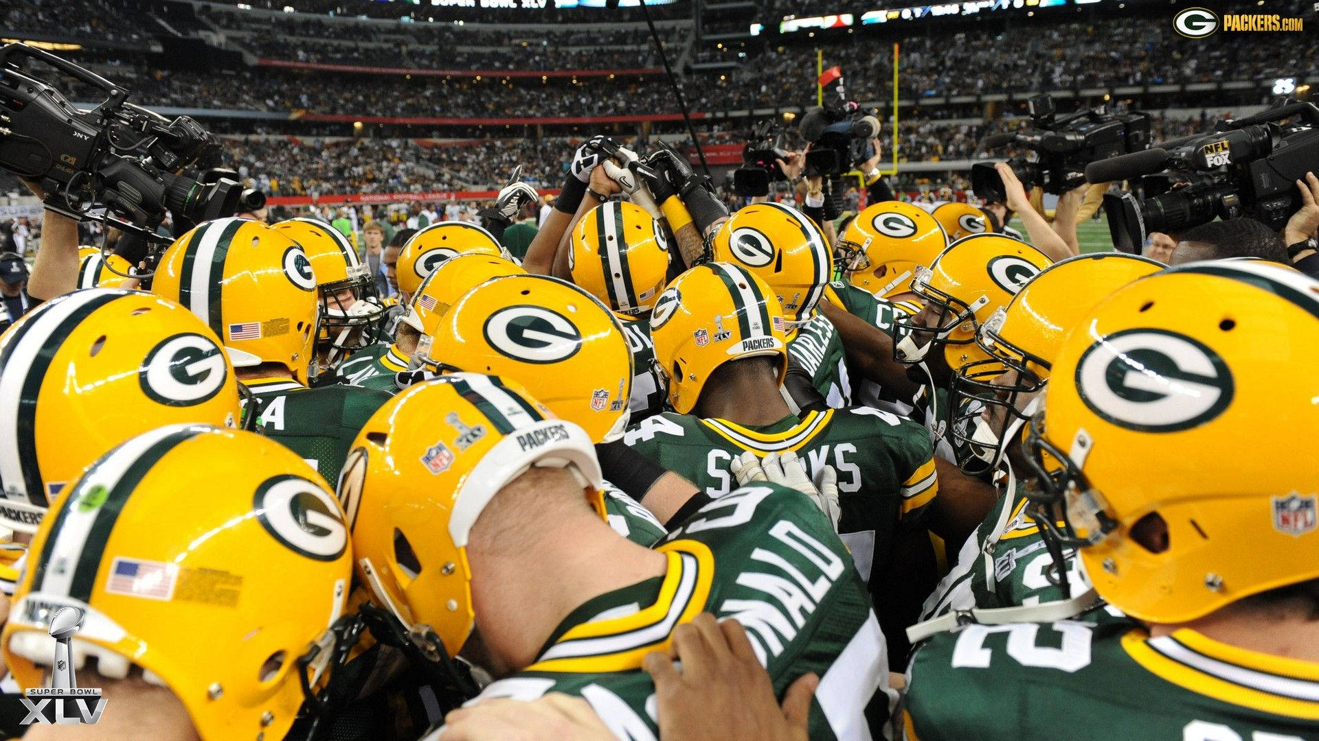 Green Bay Packers NFL Team Huddle Wallpaper
