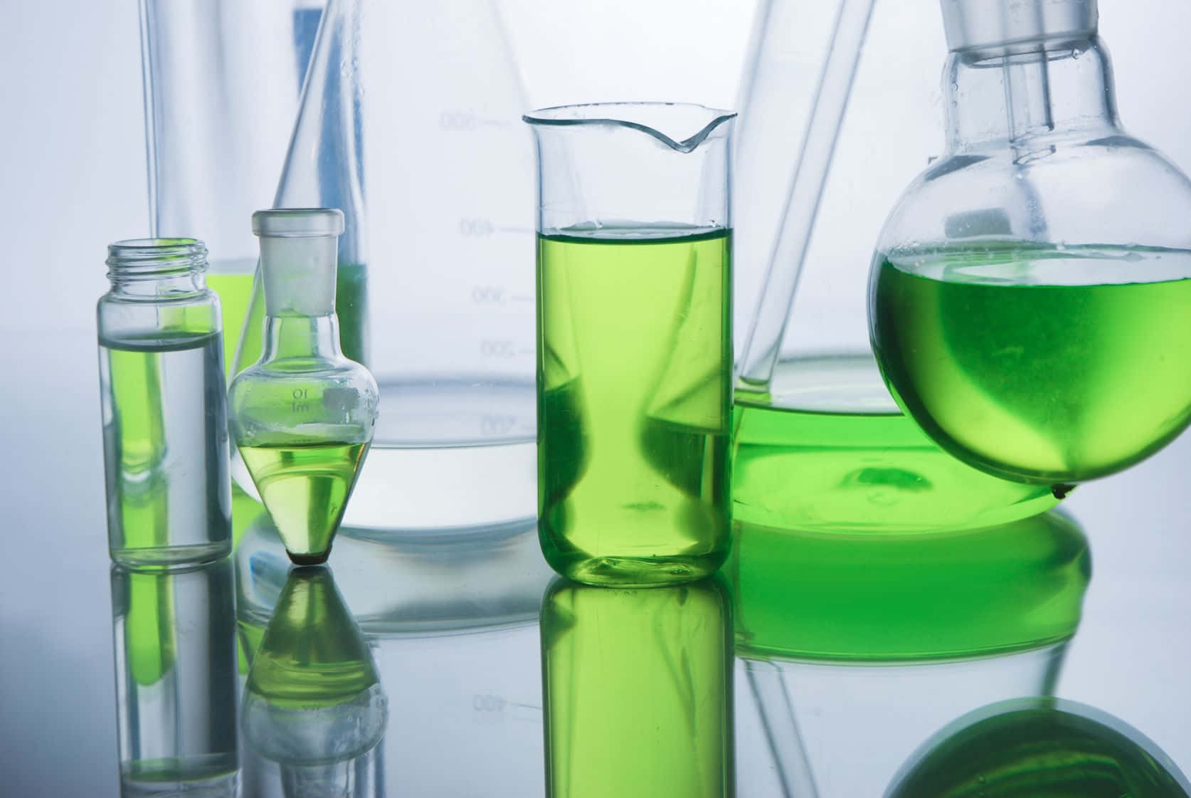 Green Chemistry Concept with Sustainable Laboratory Equipment Wallpaper