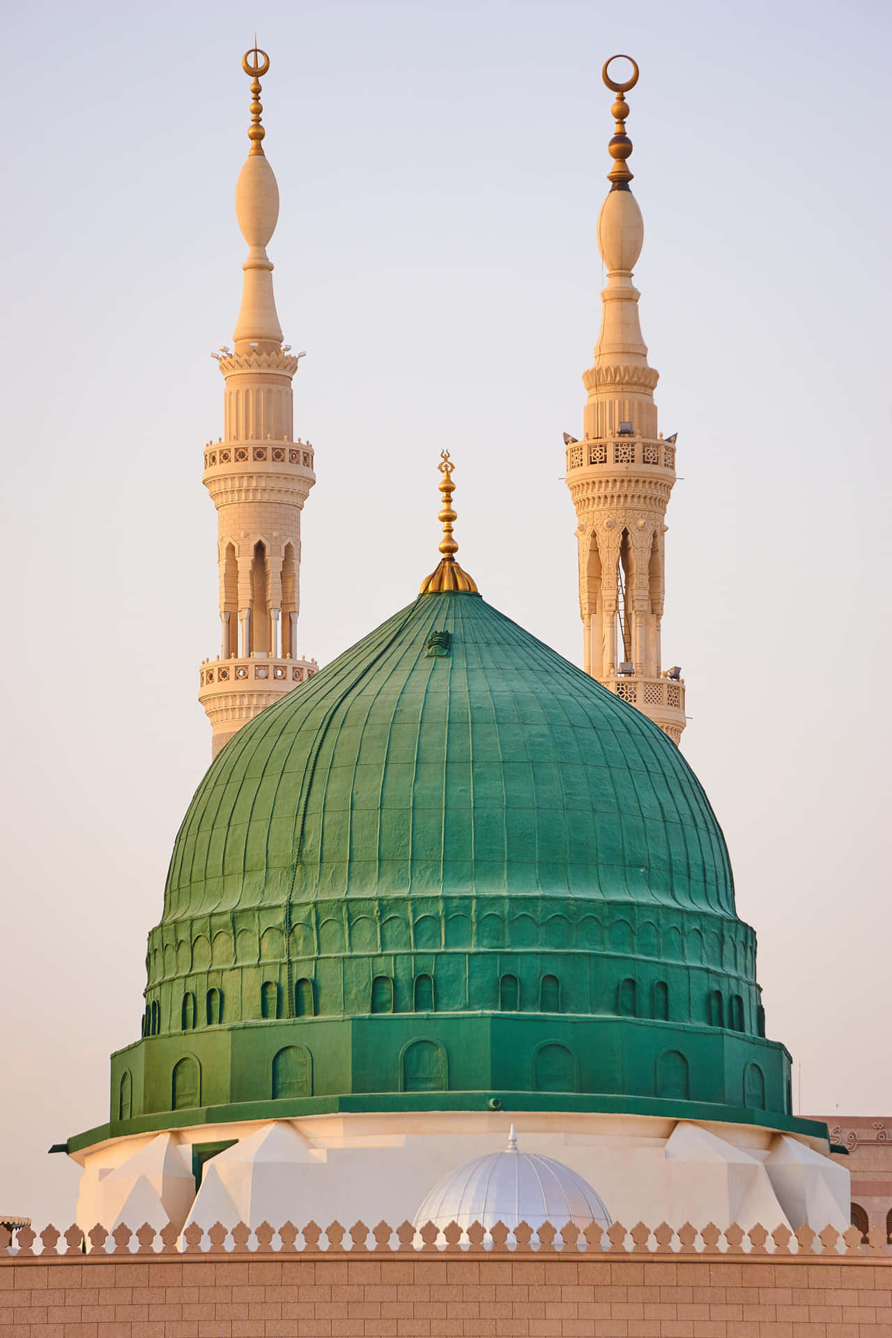 Green_ Dome_ Masjid_ Nabawi_ Closeup Wallpaper