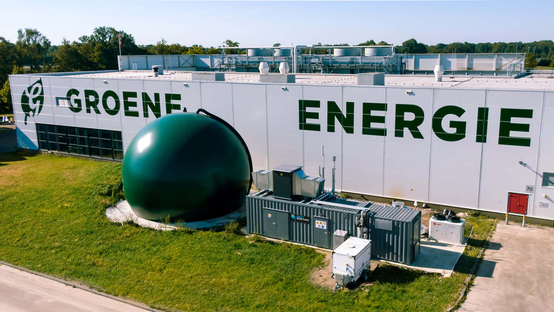 Vue Aérienne D'une Installation D'énergie Verte Fond d'écran