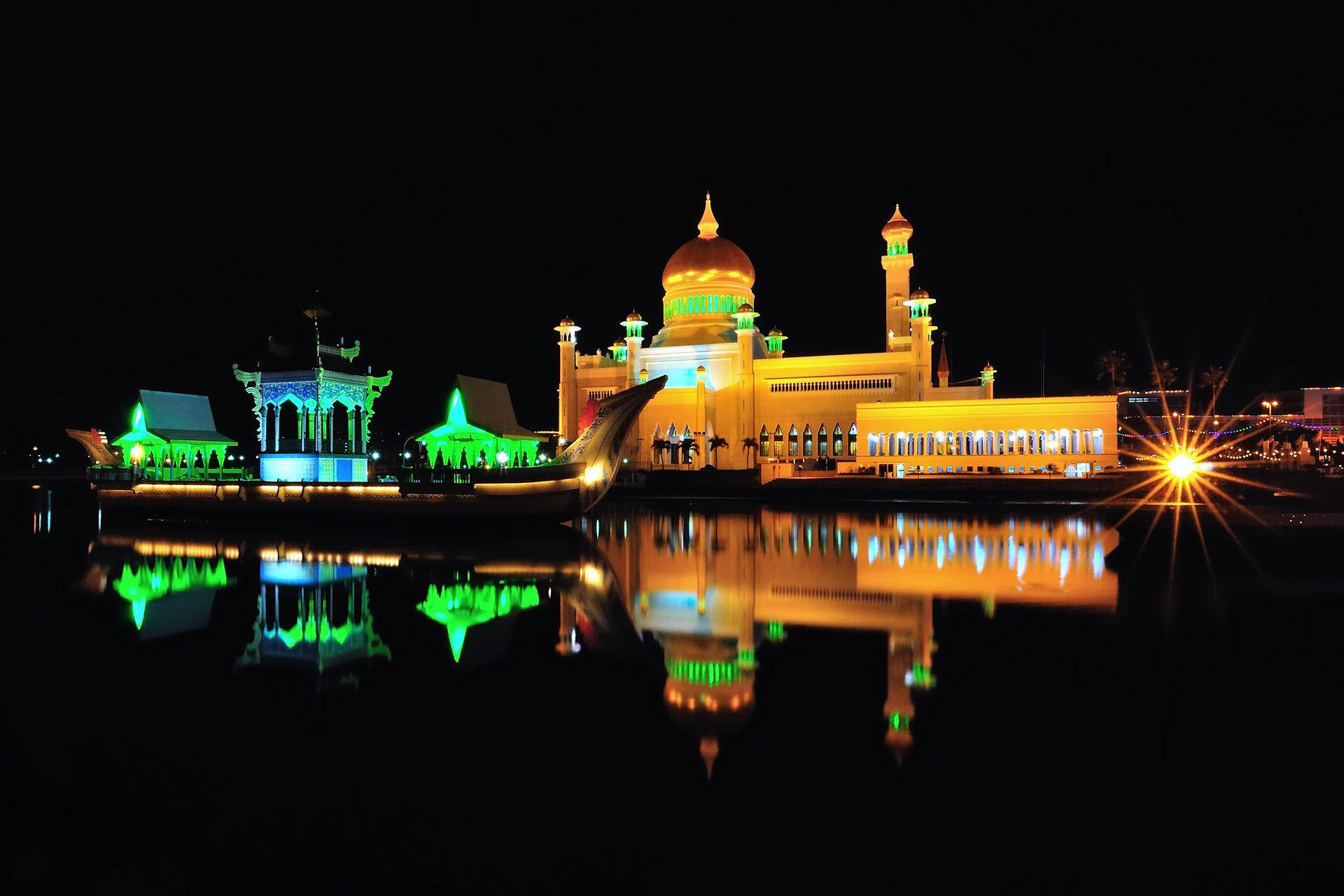 Green Glow Of Brunei Mosque Wallpaper