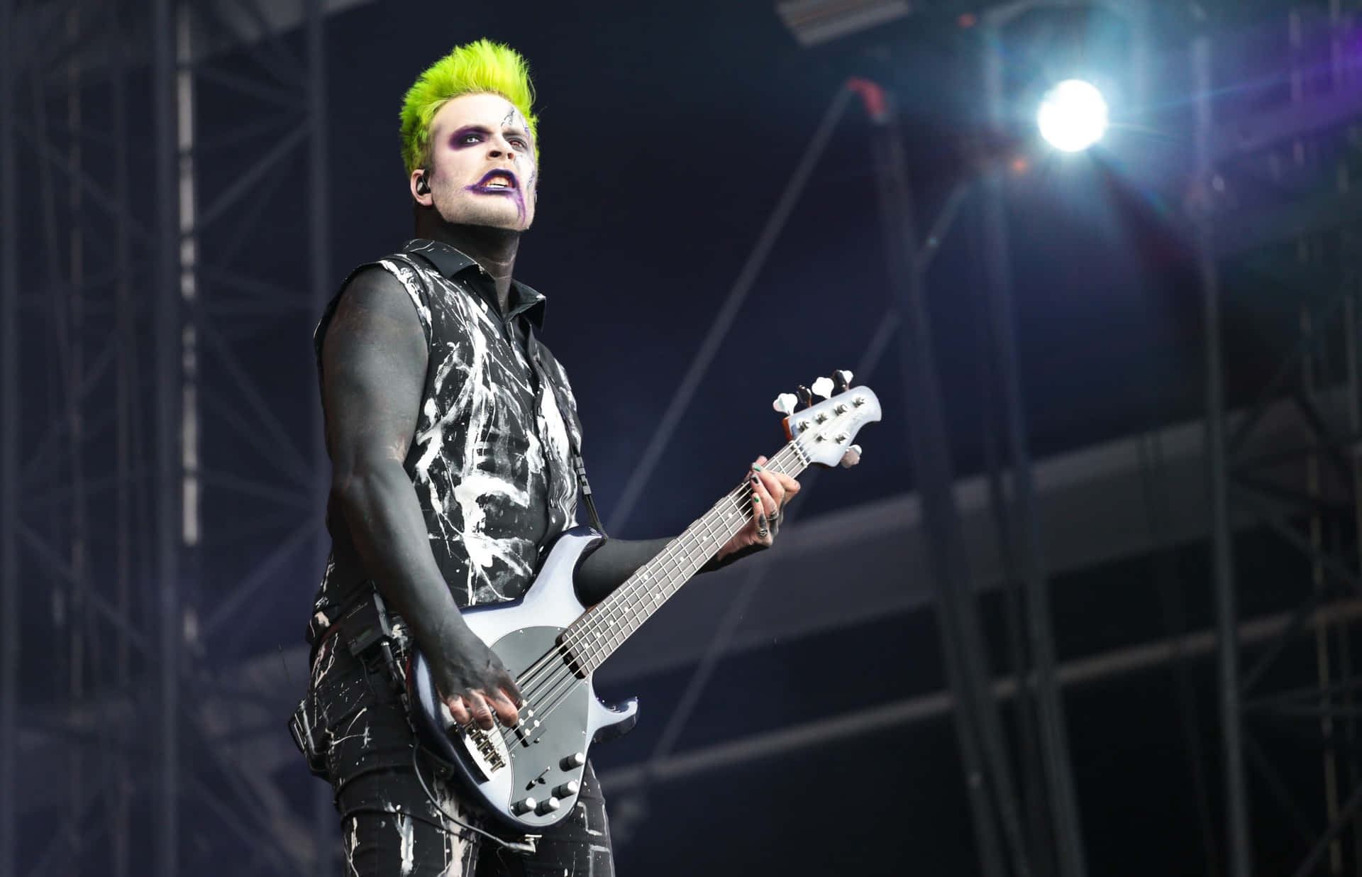 Green Haired Bassist On Stage.jpg Wallpaper