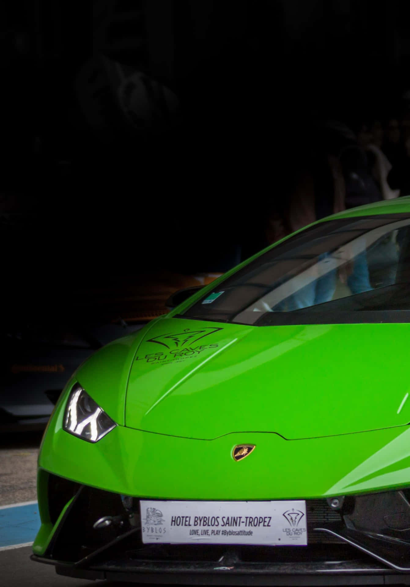 Oplev kraften af ​​en grøn Lamborghini. Wallpaper