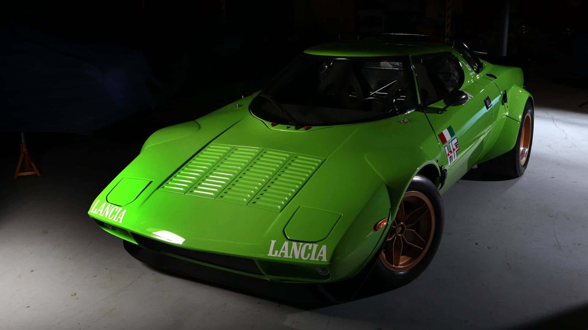 Mobil Klasik Lancia Stratos Hijau Wallpaper