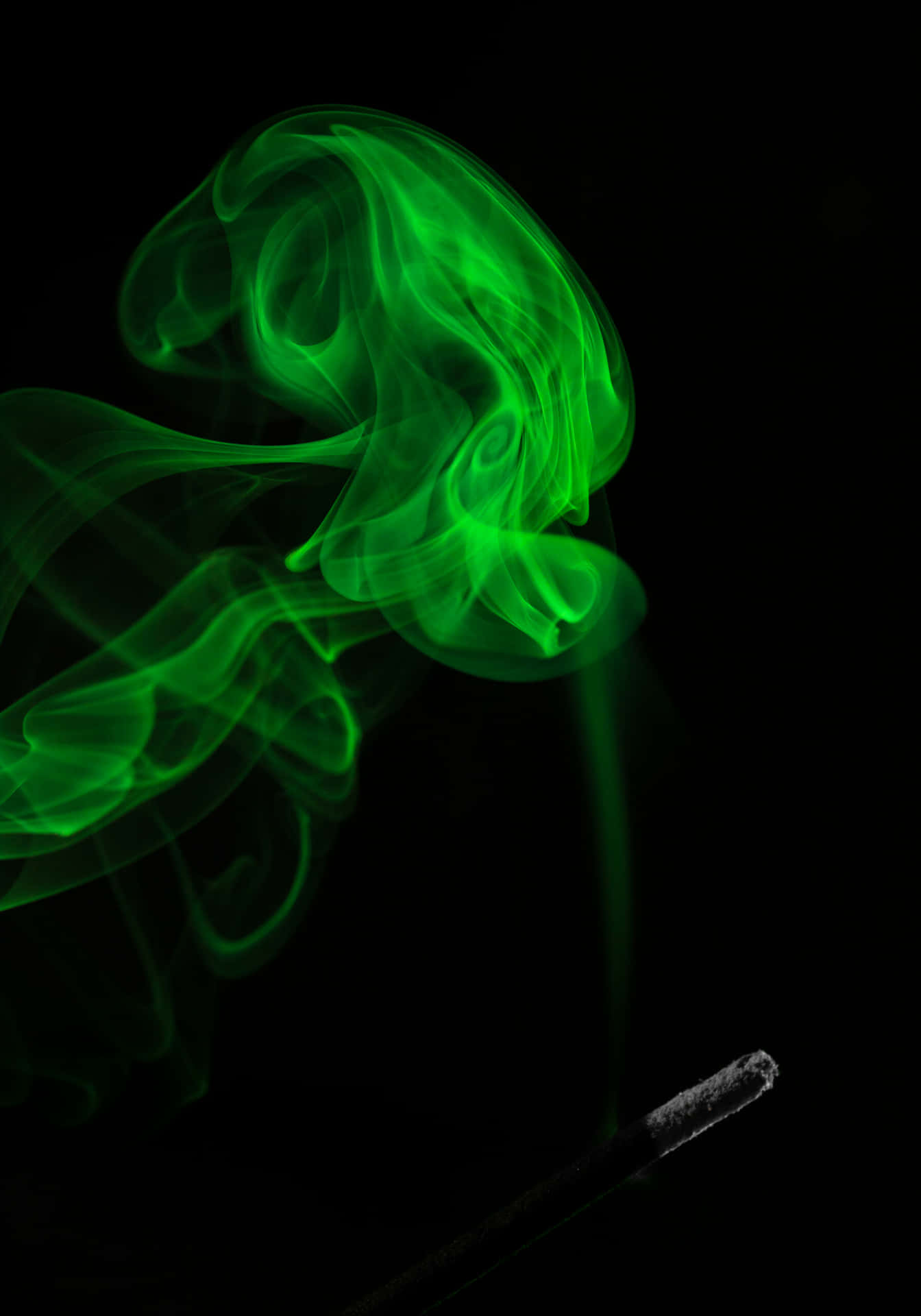 Erlebensie Den Intensiven Geschmack Von Green Smoke Mit Seiner Einzigartigen Kombination Aus Nikotin Und Geschmackvollem Dampfrauch.