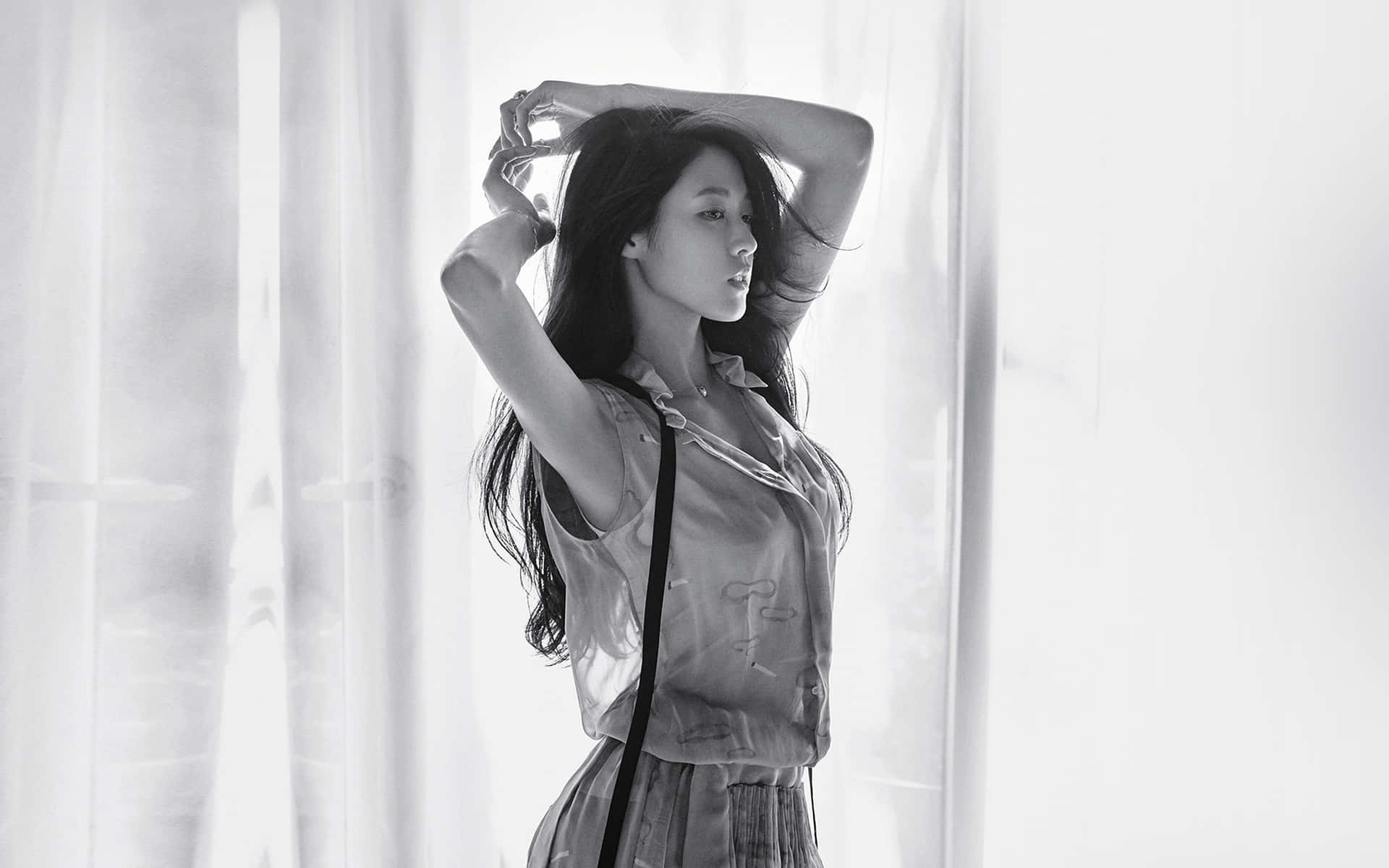 Greyscale Photoshoot Of Korean Model Wallpaper