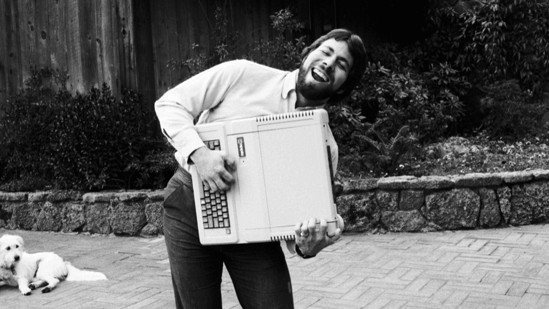 Greyscale Steve Wozniak Holding Apple Ii Wallpaper