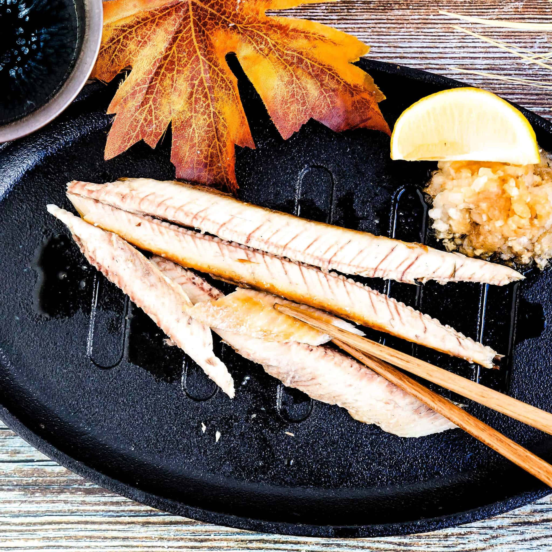 Grilled Pacific Saury Platter Wallpaper