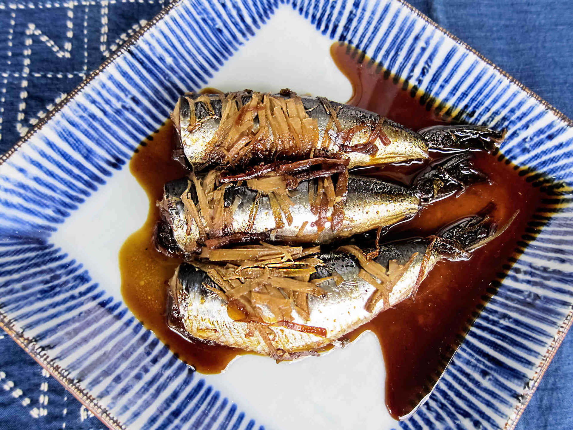 Grilled Pacific Saurywith Ginger Soy Sauce Wallpaper