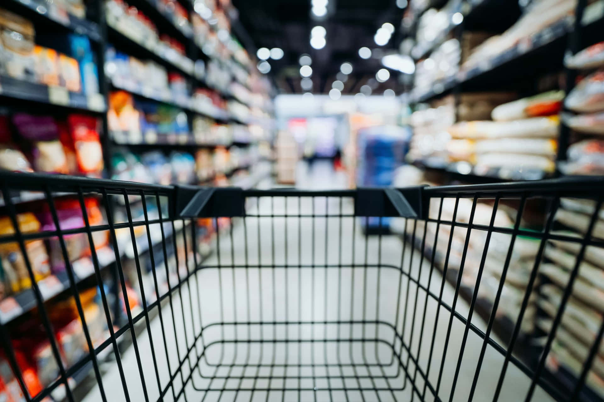 Uncarrello Della Spesa In Un Supermercato