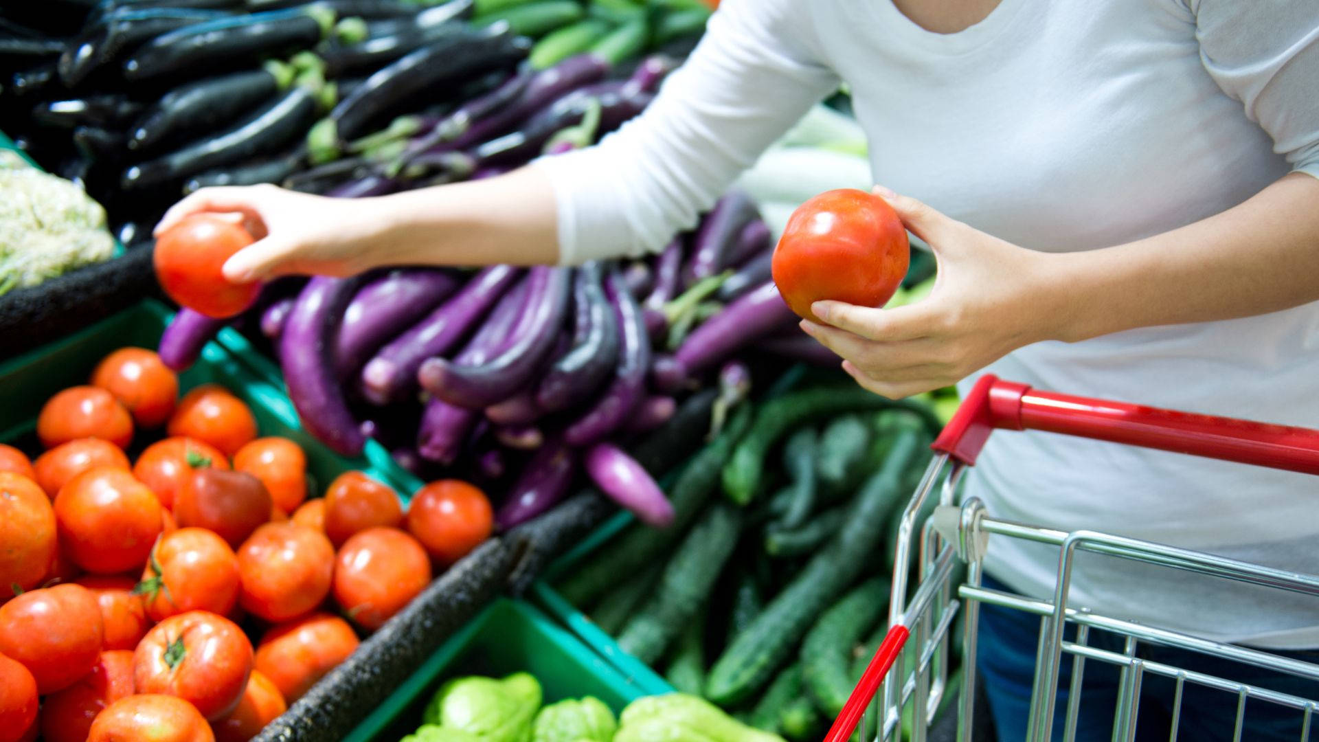 Women Shopping Fresh Vegetables at Grocery Store Wallpaper