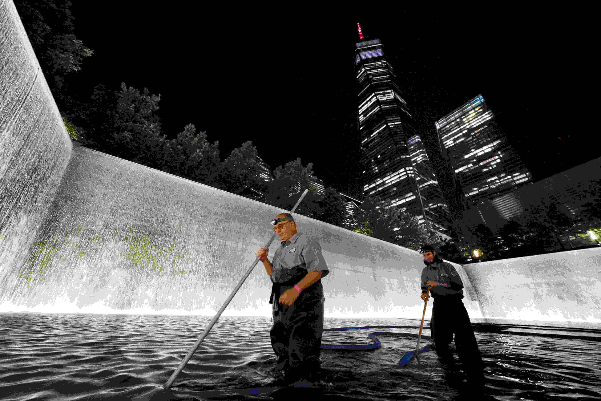 Ground Zero Memorial Cleaning Wallpaper