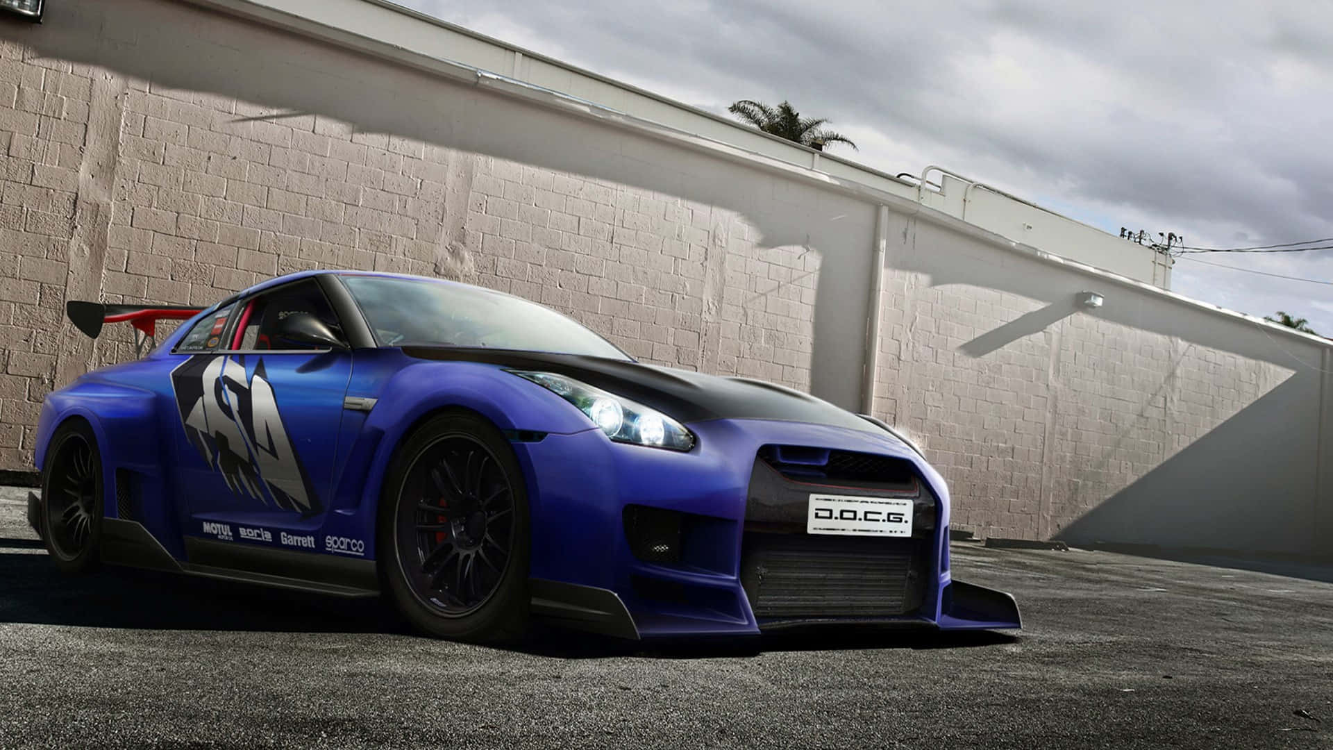 Nissan GT-R Quickly Forms a Bond With Its Drivers