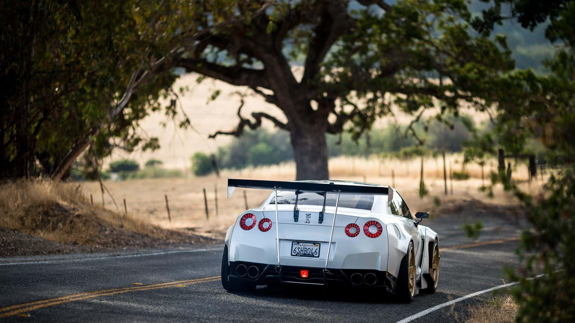 Nissan GTR: Et Racerbil til Din Skrivebord Wallpaper