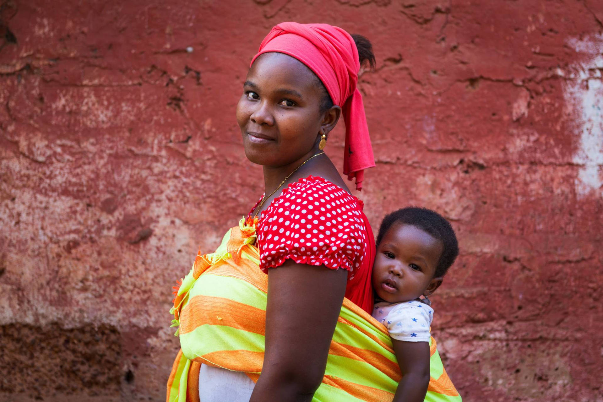 Guinea Bissau Mother And Child Picture