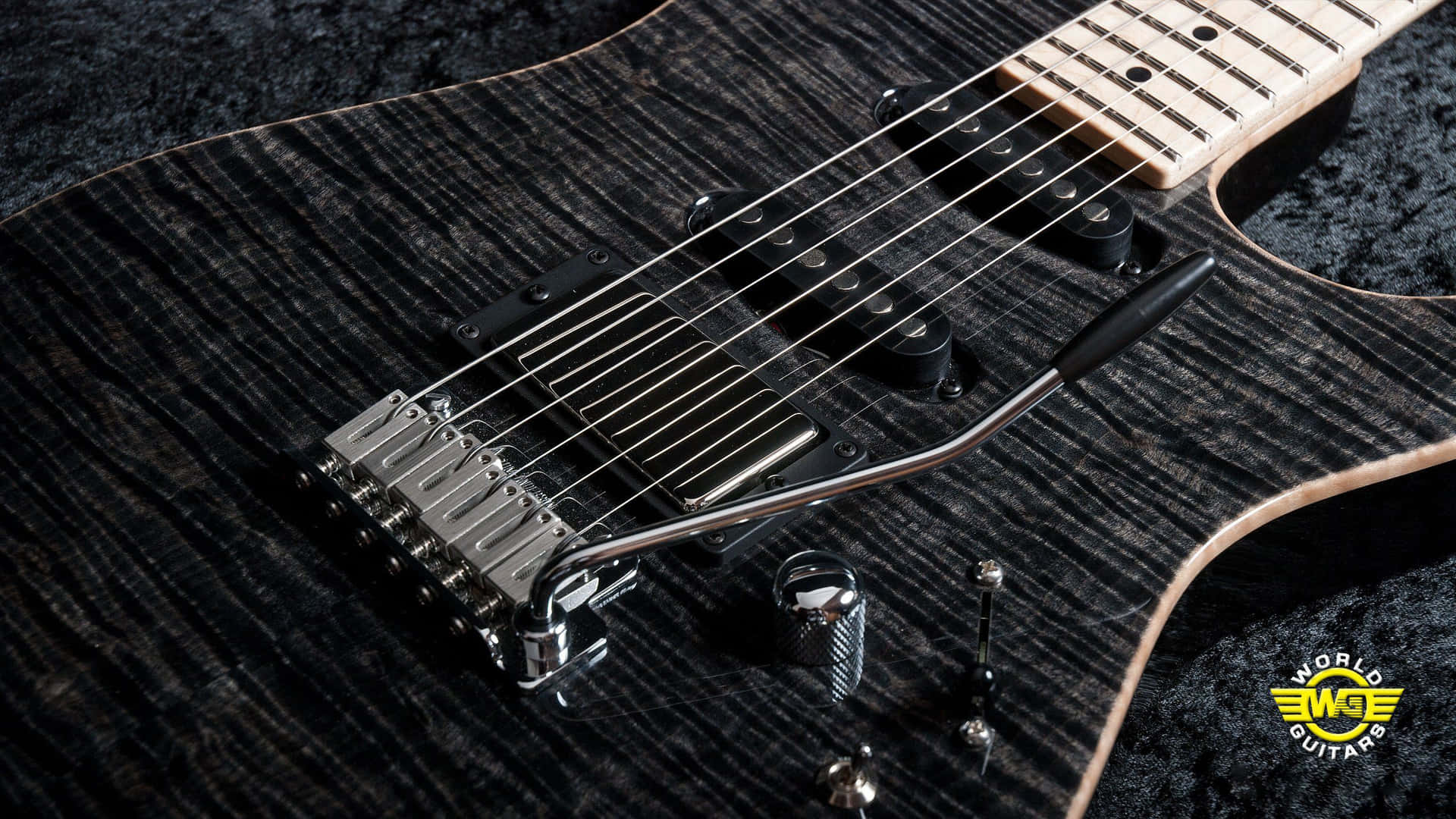 Amplificadorde Guitarra Clásica Con Tono Dinámico. Fondo de pantalla