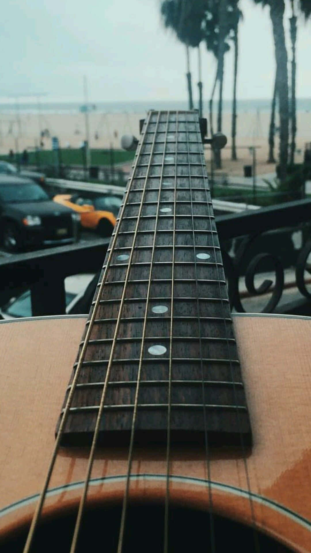 Eineklassische E-gitarre Auf Einem Strahlend Blauen Hintergrund.