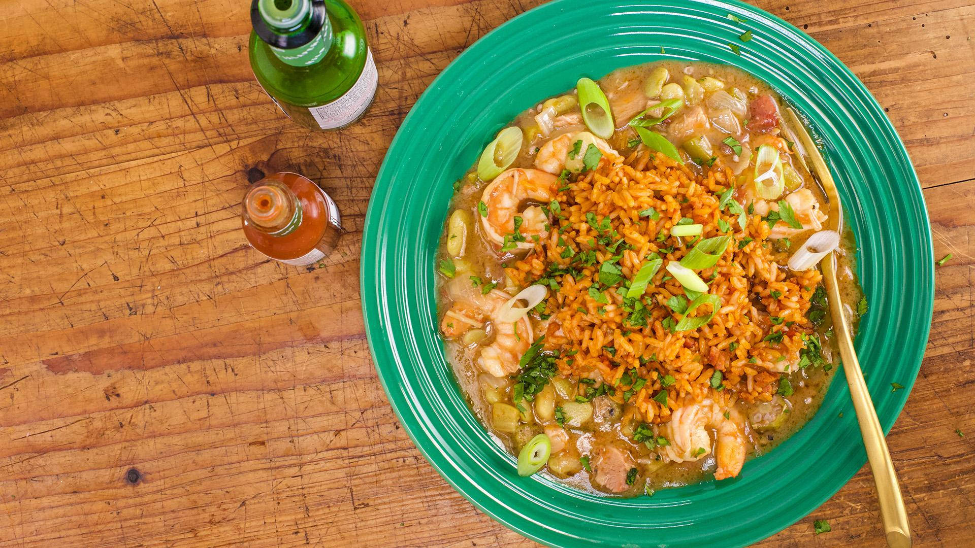 Gumbo Green Aesthetic Bowl With Condiments Wallpaper