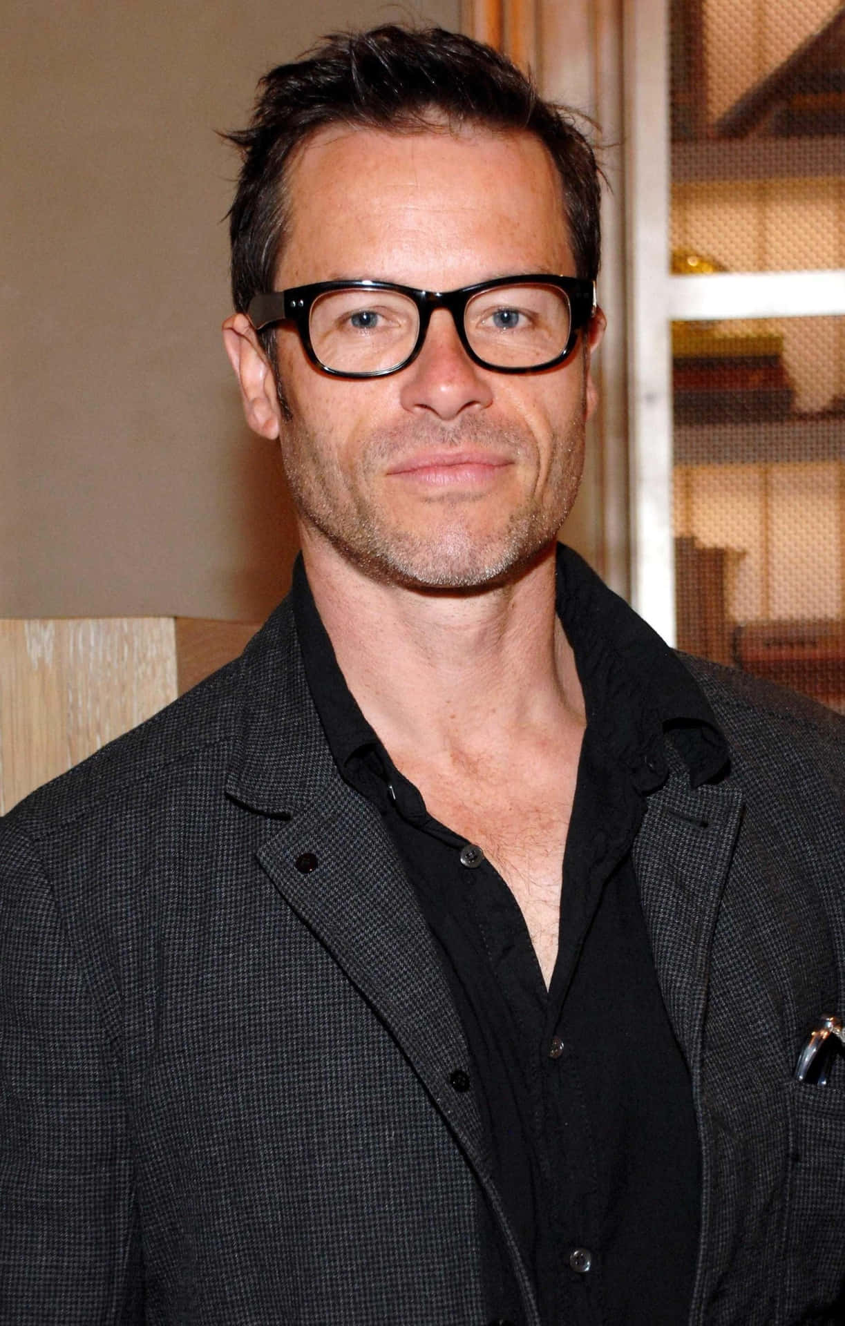 Guy Pearce at the Height of His Career" Wallpaper