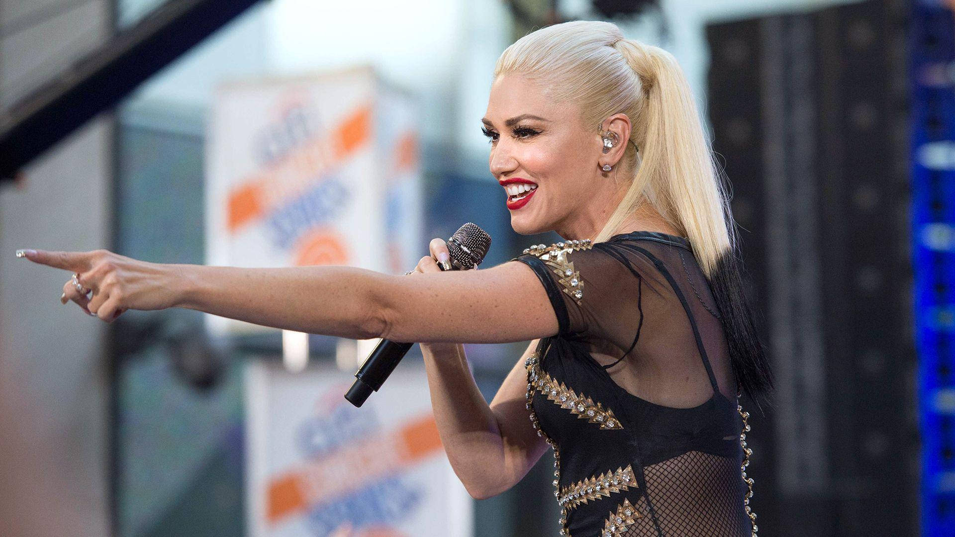 Gwen Stefani Music Performance