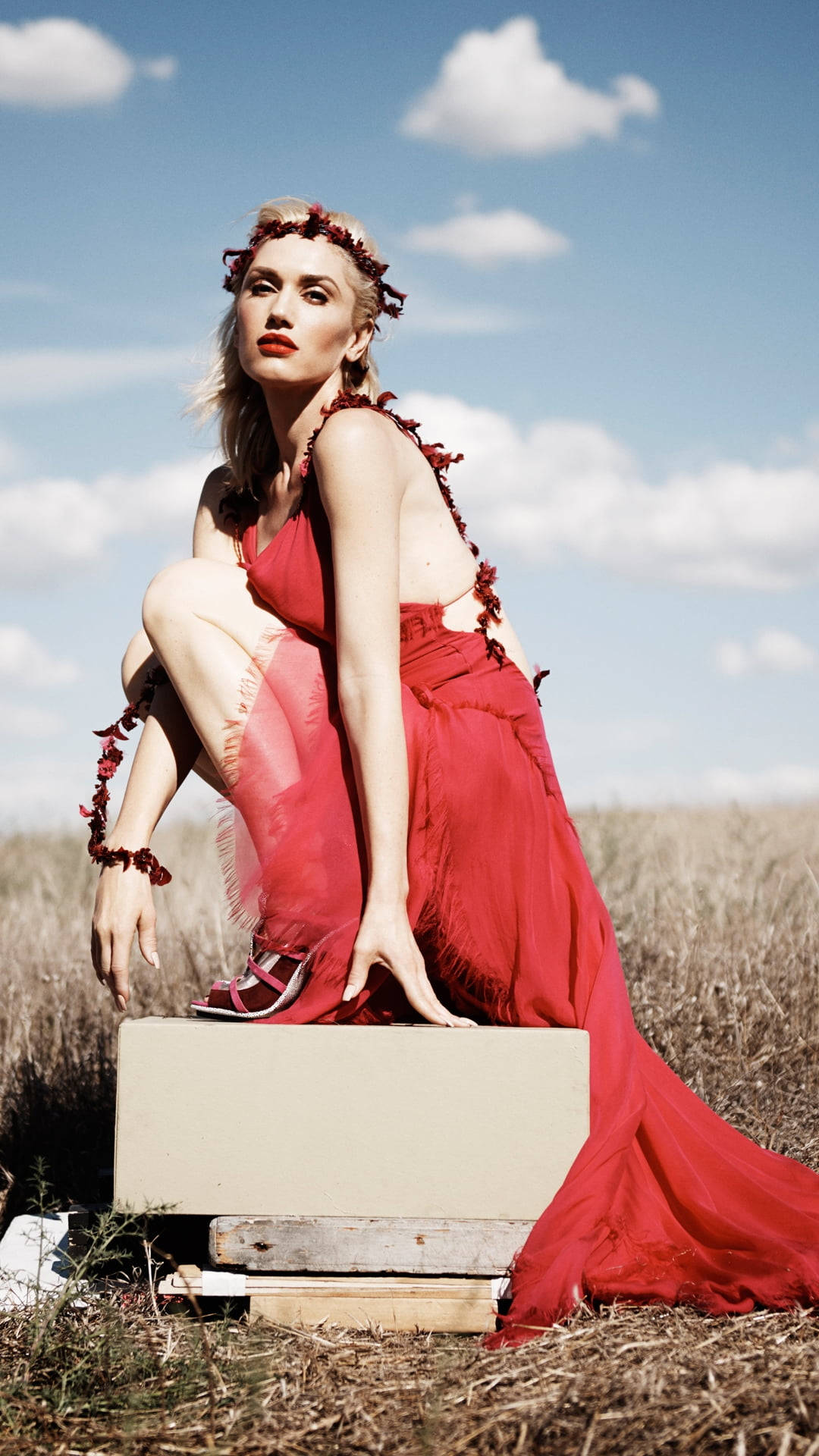 Gwen Stefani Red Floral Tulle Background
