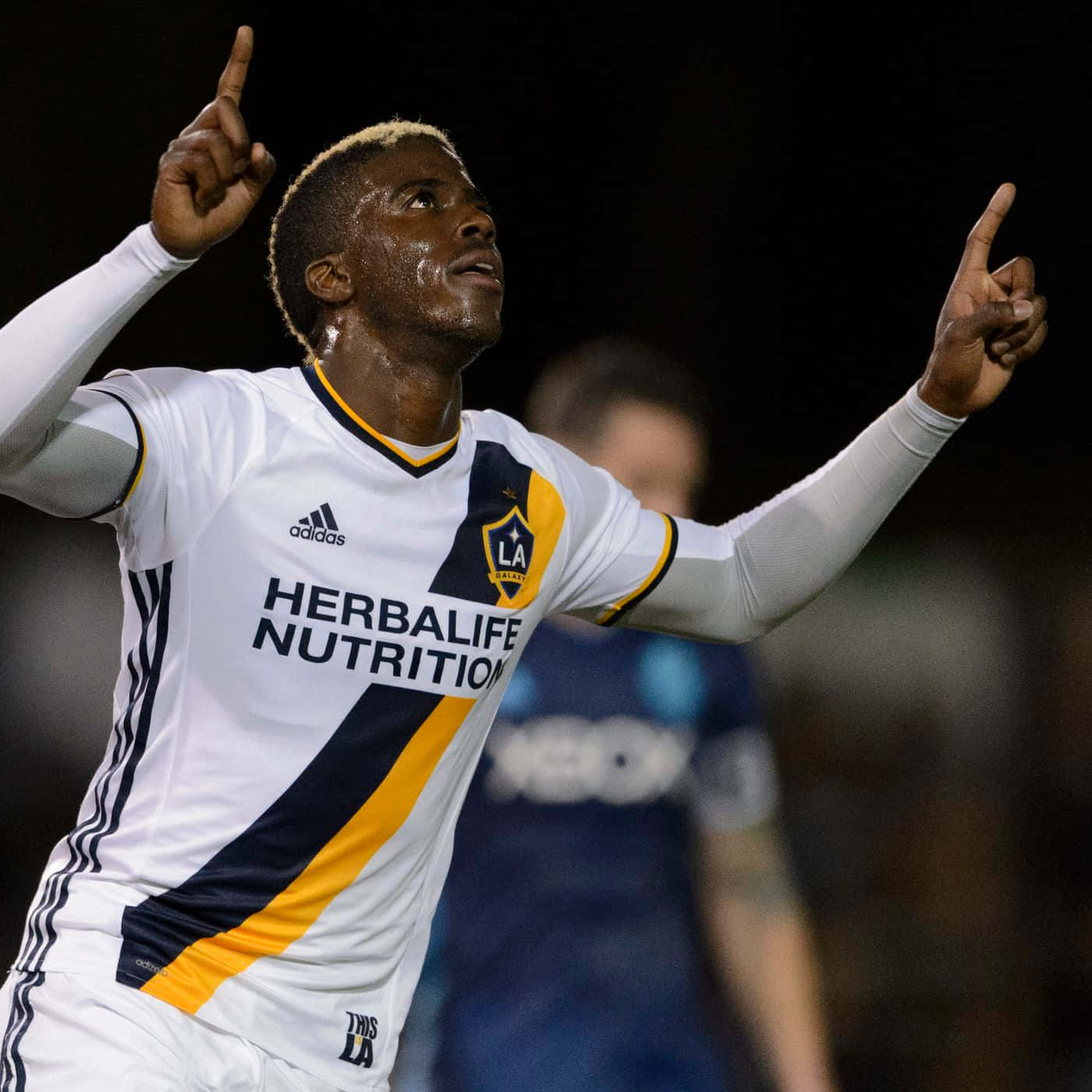 Gyasi Zardes Pointing To The Sky Wallpaper