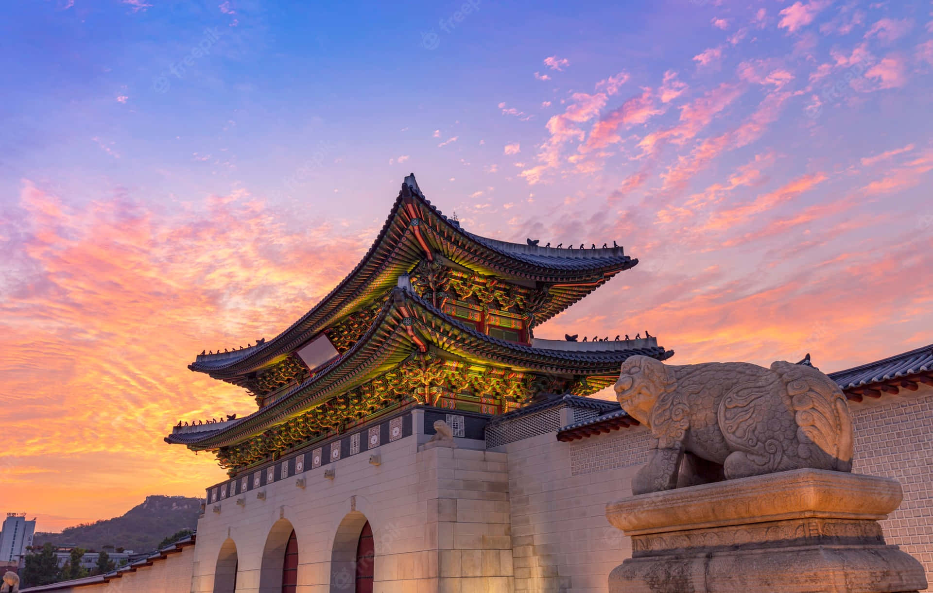 Gyeongbokgung Palace With Sunset Skies Wallpaper