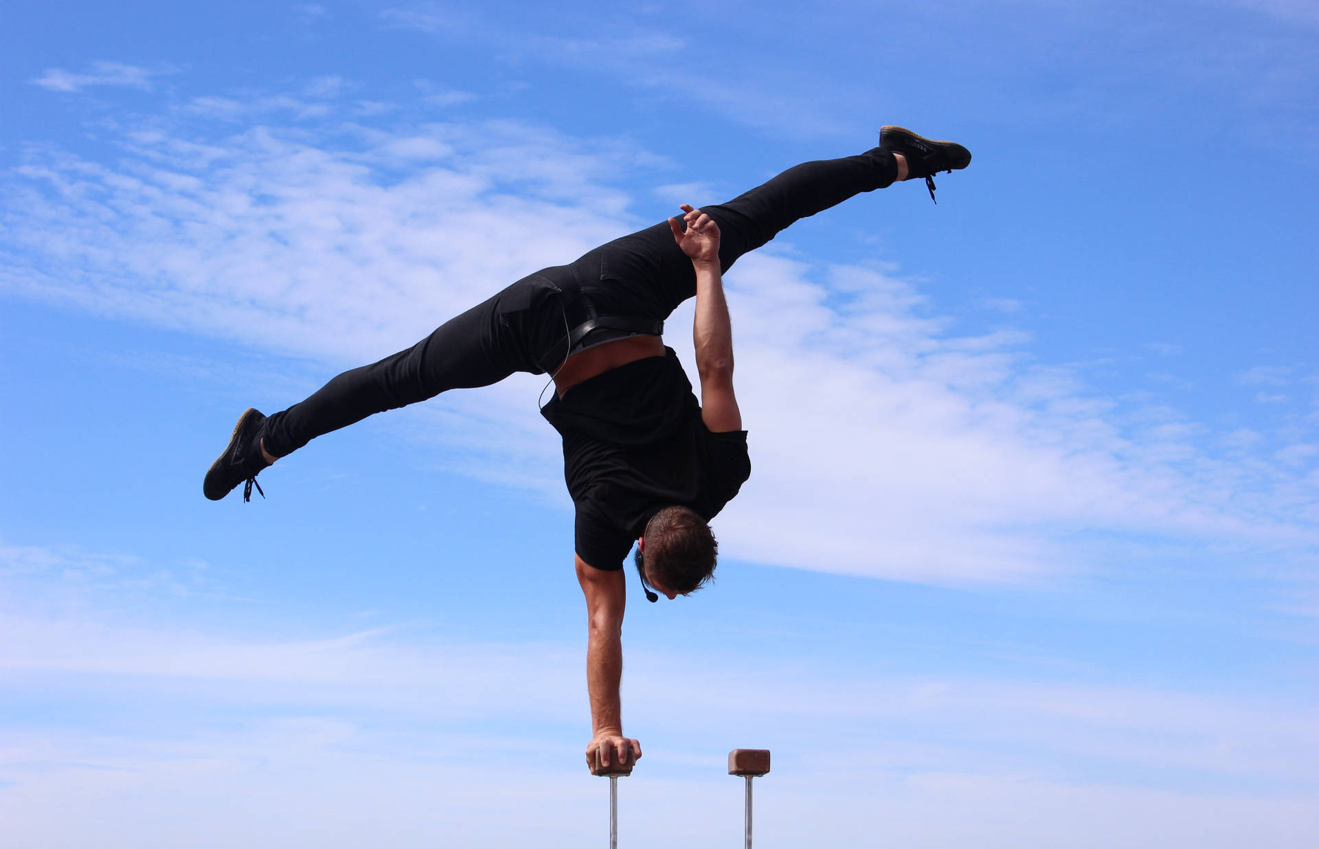 Gymnastics One-arm Handstand