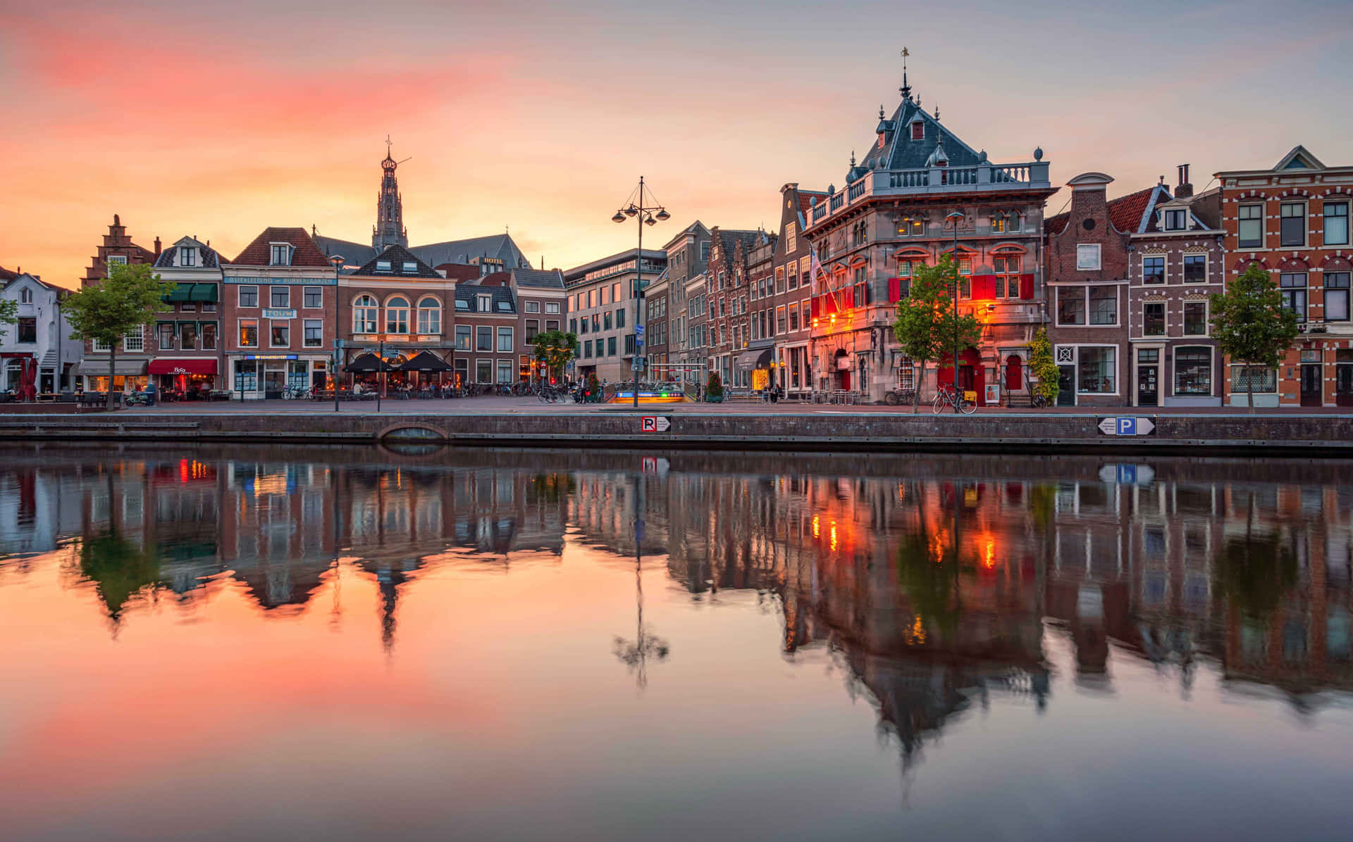 Haarlem Riverfrontat Sunset Wallpaper