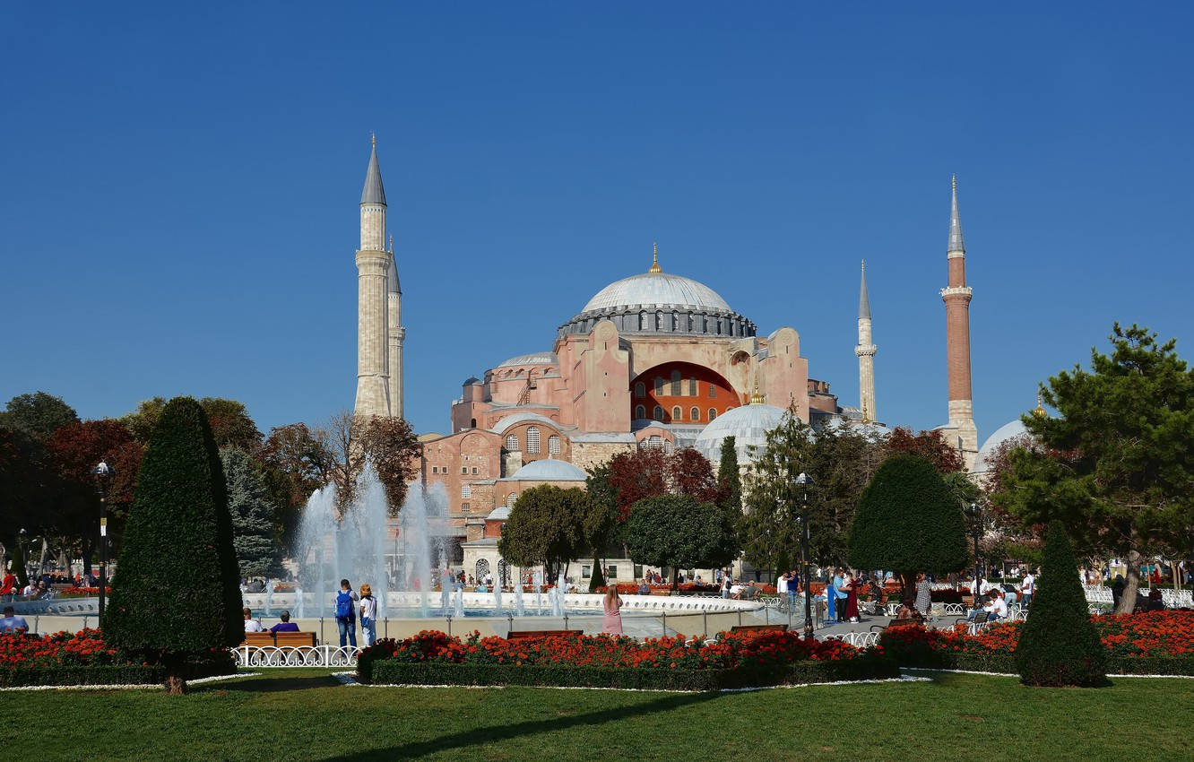 Hagia Sophia In Istanbul With Fountain