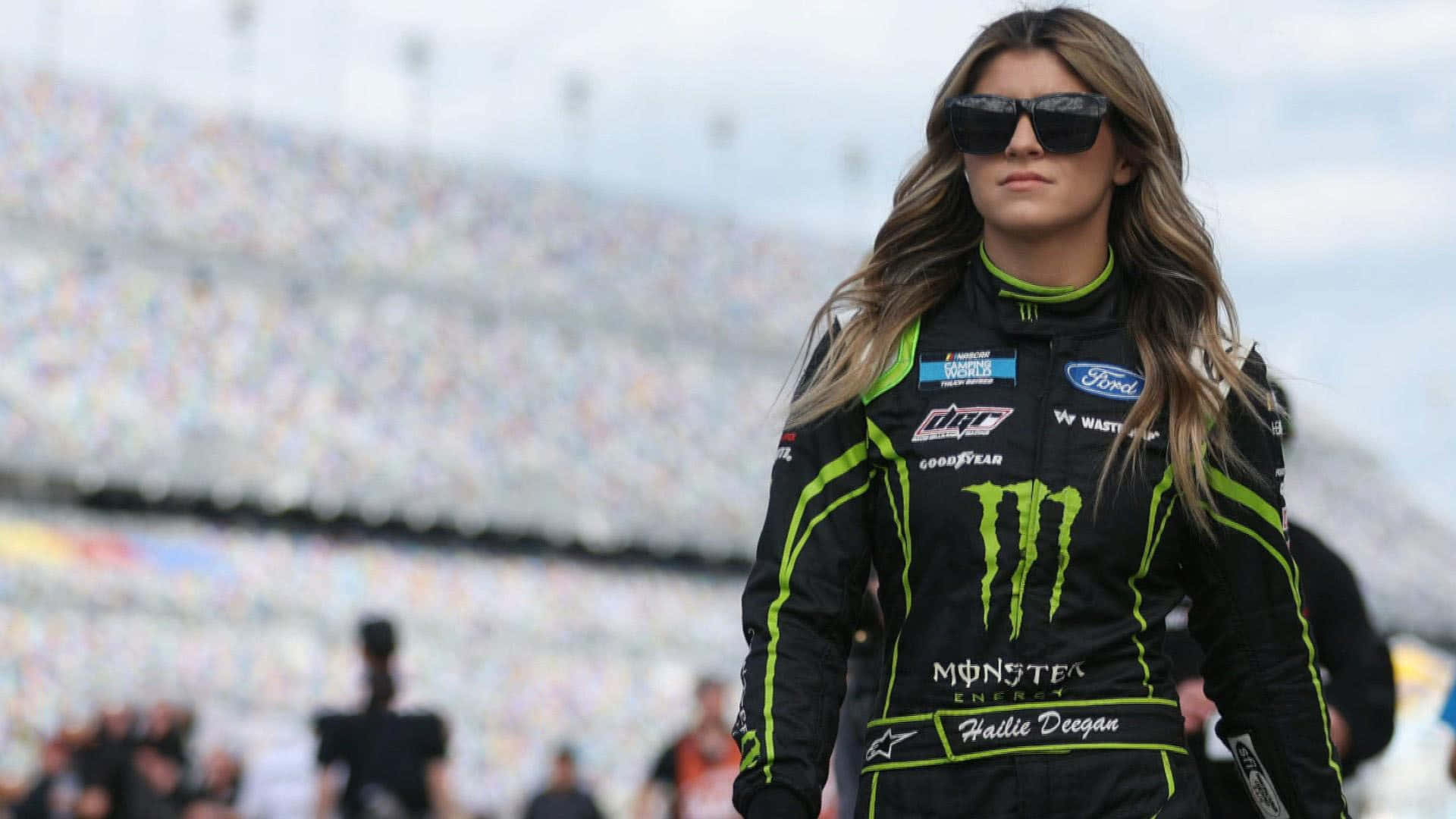 Hailie Deegan Racing Event Wallpaper