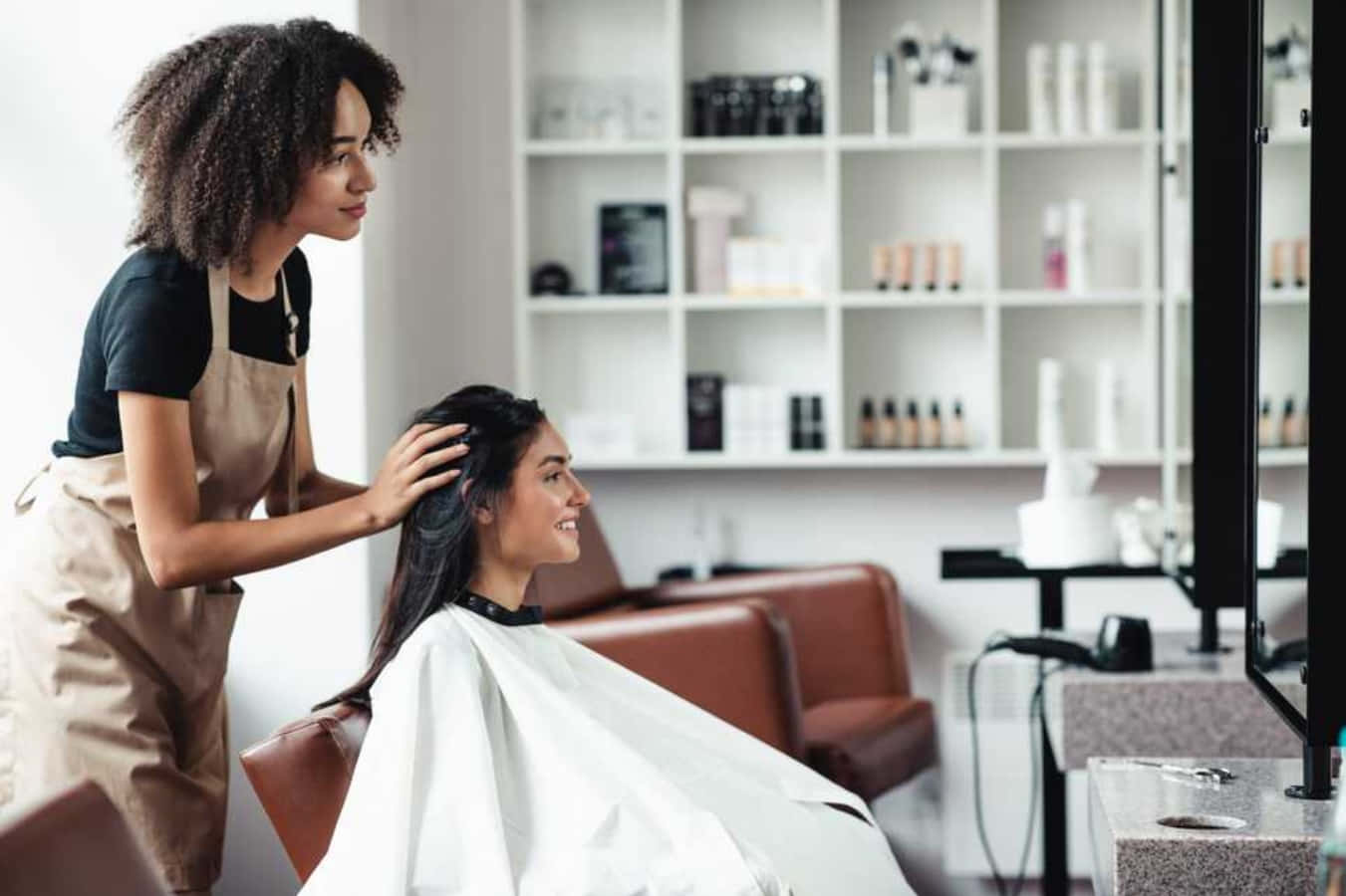 Steigernsie Ihr Haarvertrauen Mit Einem Besuch Im Salon