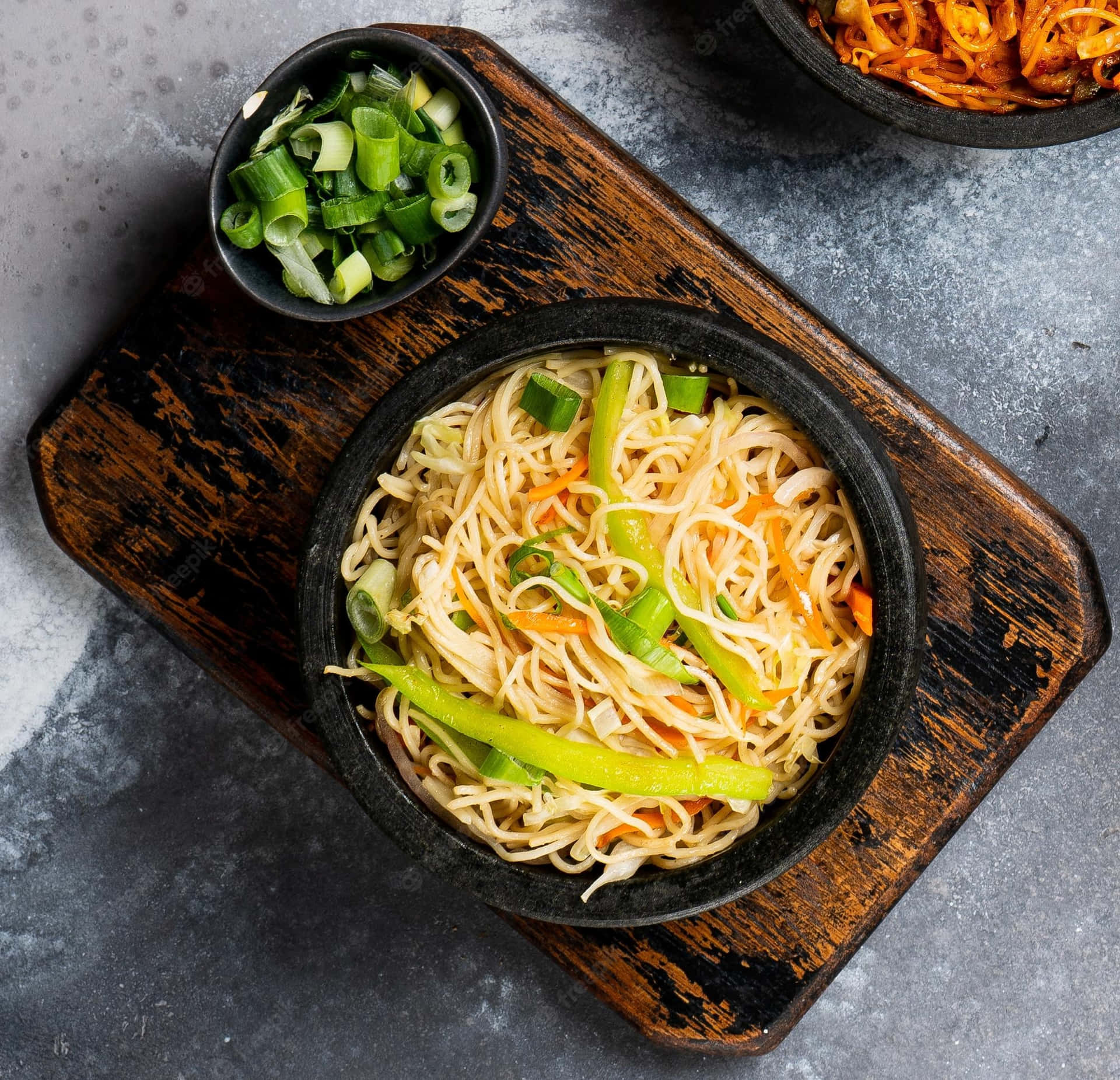 Hakka Noodles With Spring Onions Wallpaper