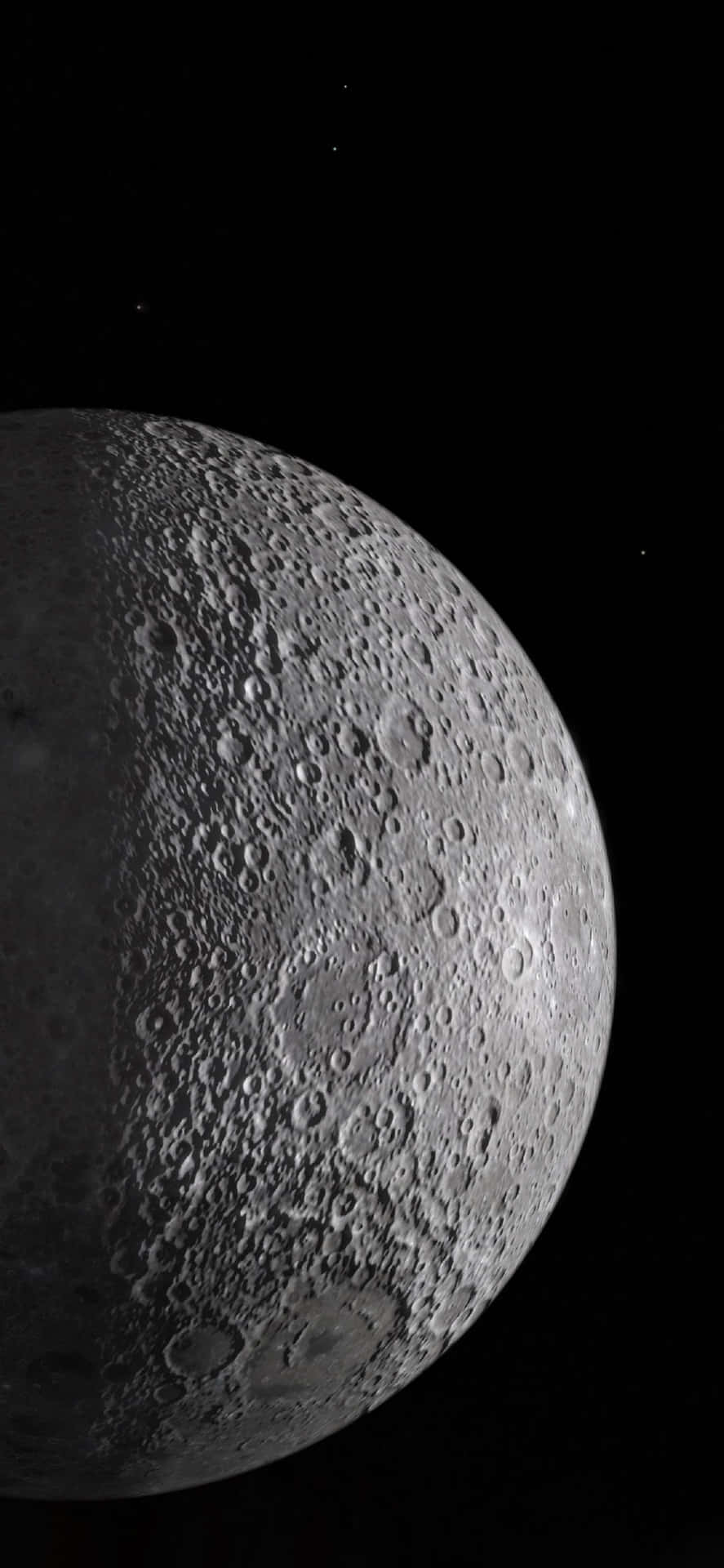 Eingroßer Mond Mit Einem Dunklen Hintergrund Wallpaper