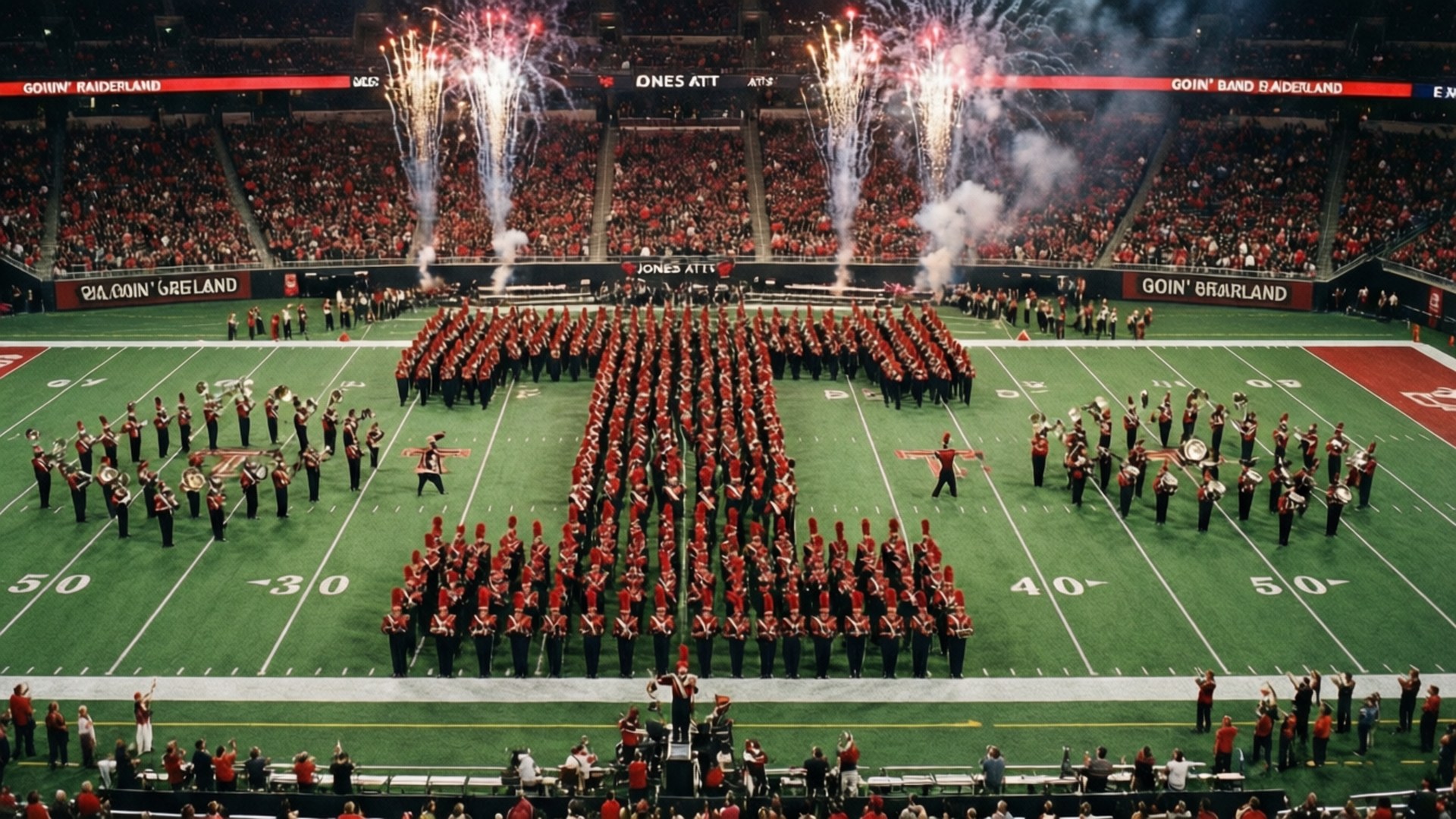 Halftime Spectacular Bakgrunner