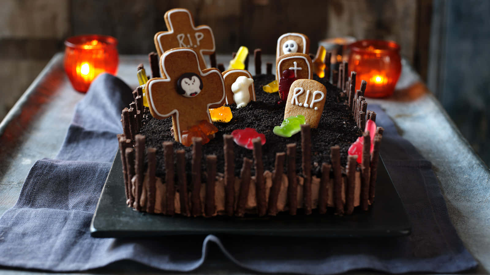 Trick or Treat- Delicious Halloween Cake Wallpaper