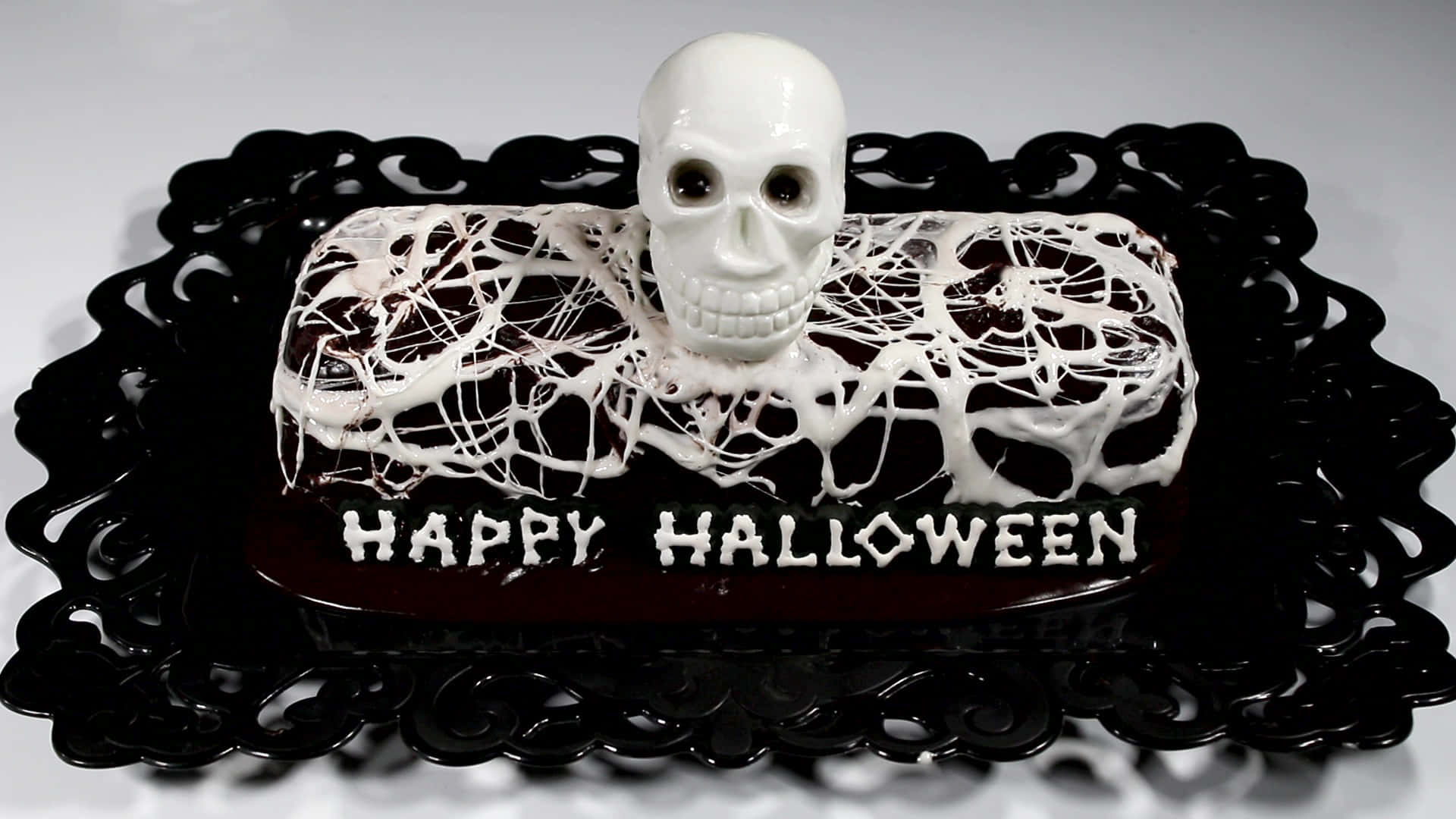Celebrate Halloween with a Deliciously Spooky Cake! Wallpaper