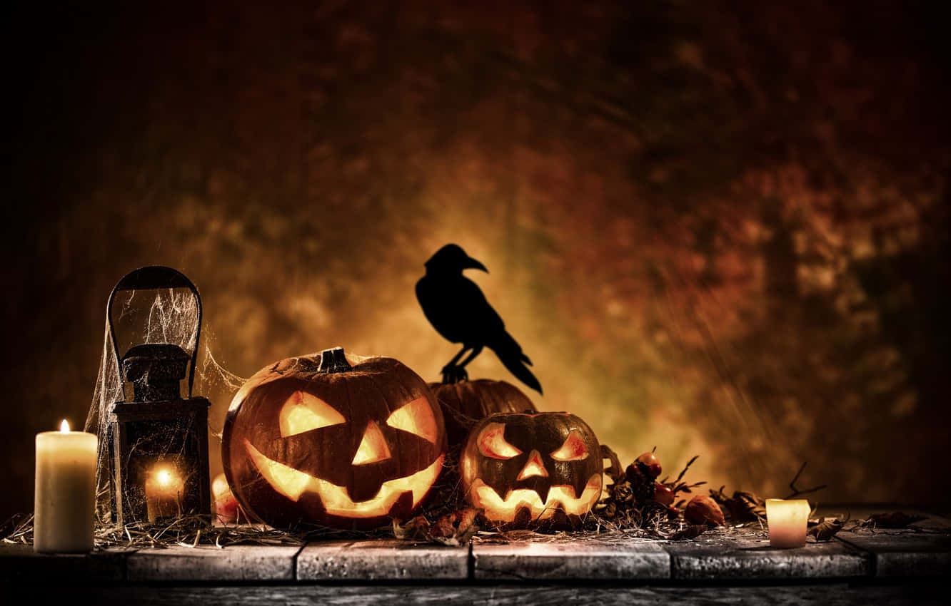Enjoy a Spooky Halloween with these Festive Candles Wallpaper