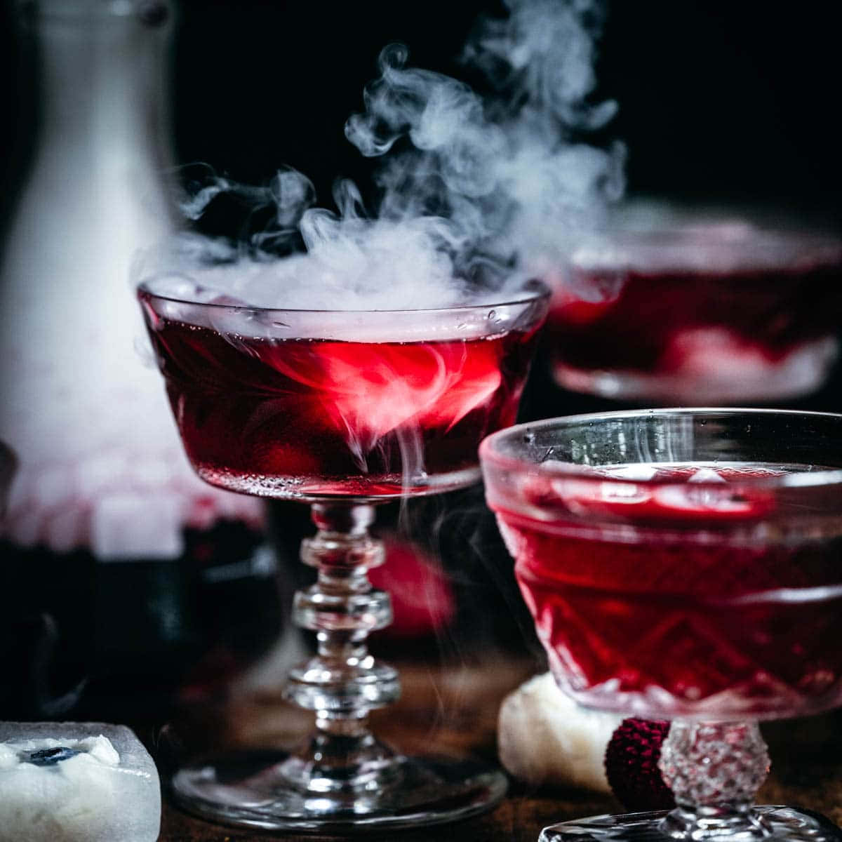 Enjoy a spooky Halloween season with these eerie yet delicious cocktails! Wallpaper