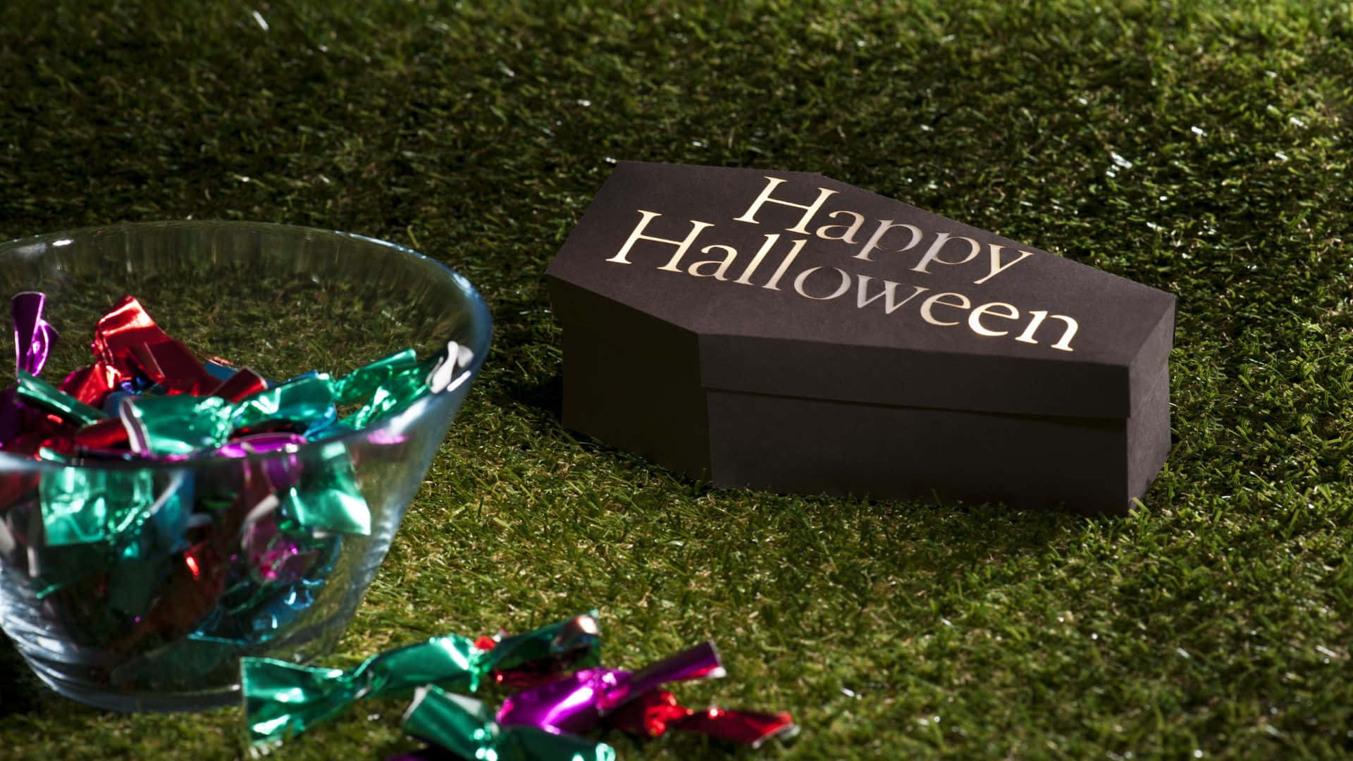 Spooky coffins to complete your halloween decor! Wallpaper