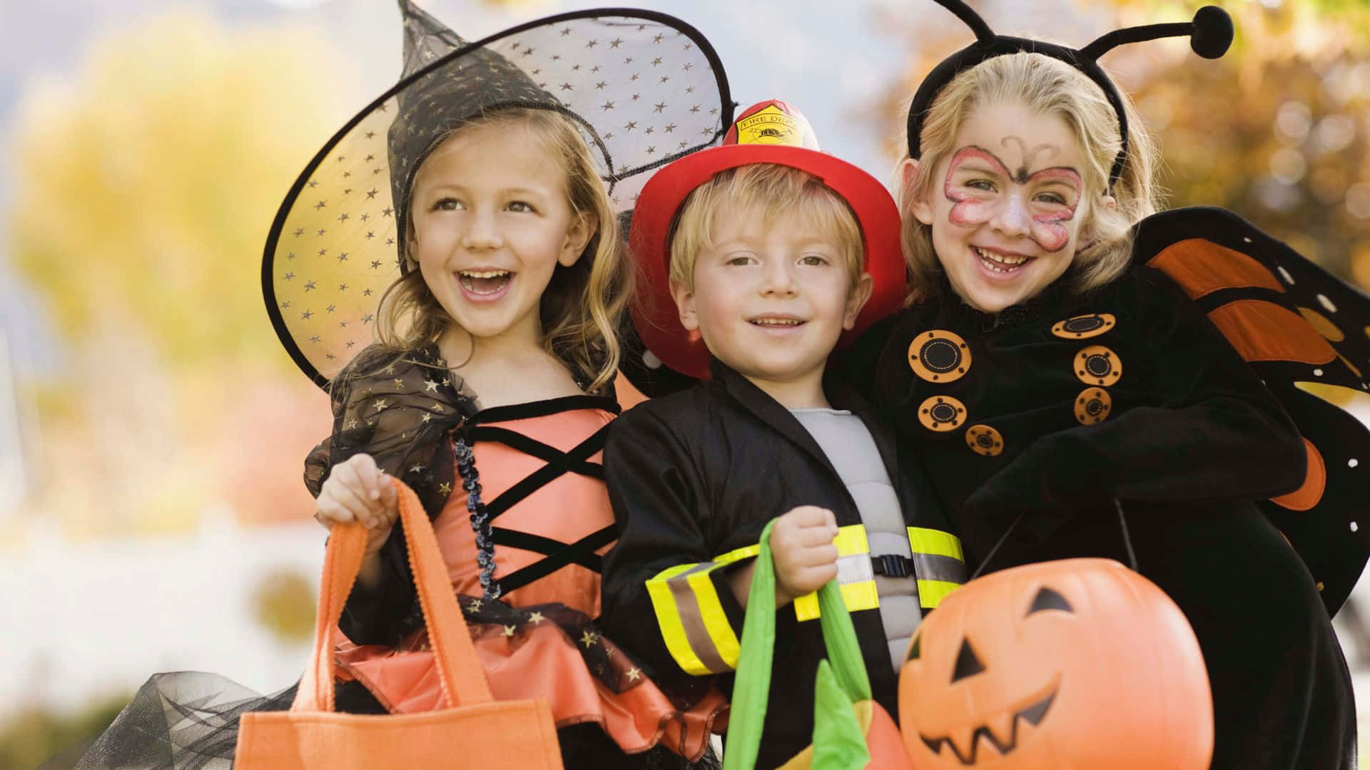 Find the perfect costume this Halloween Wallpaper